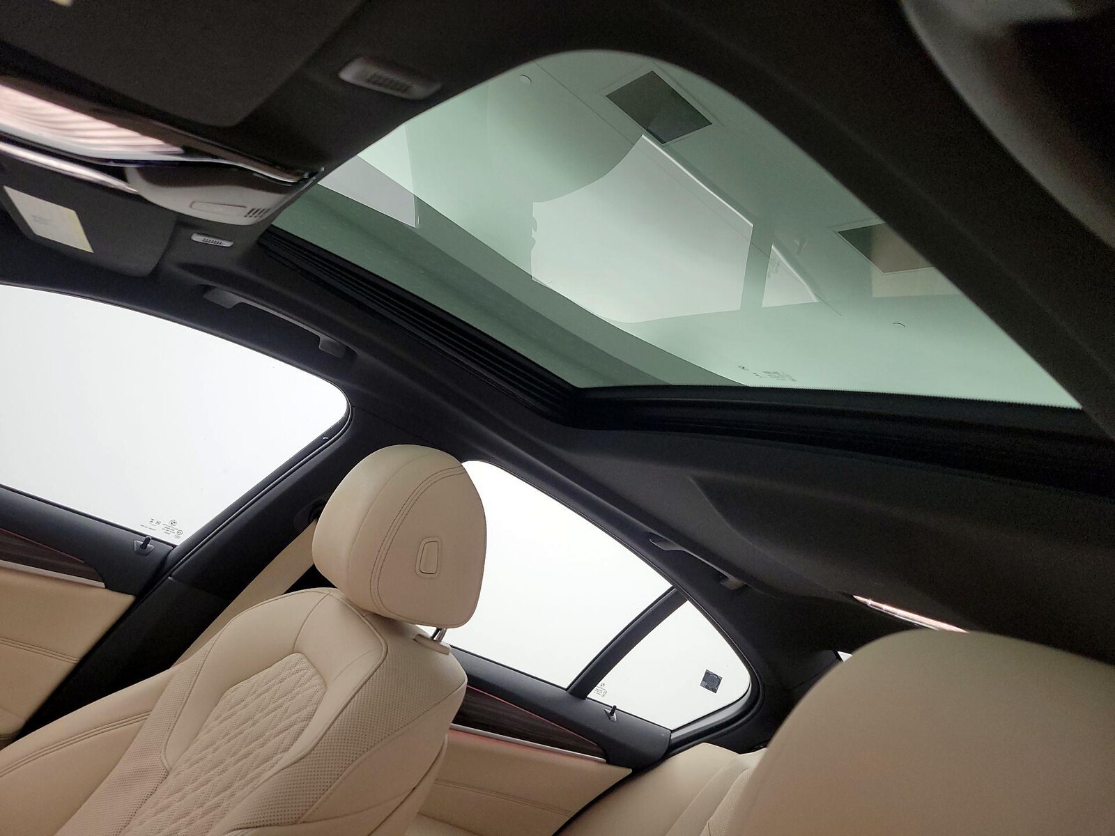 Sunroof(s) & Overhead Airbags