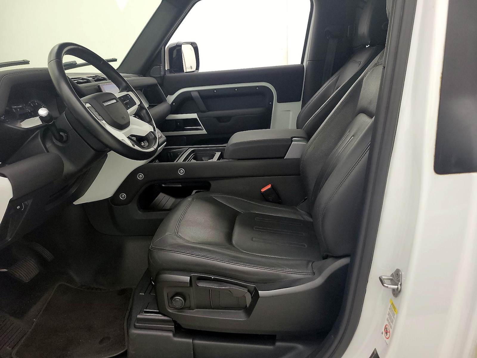 2022 Land Rover Defender S - Photo 12