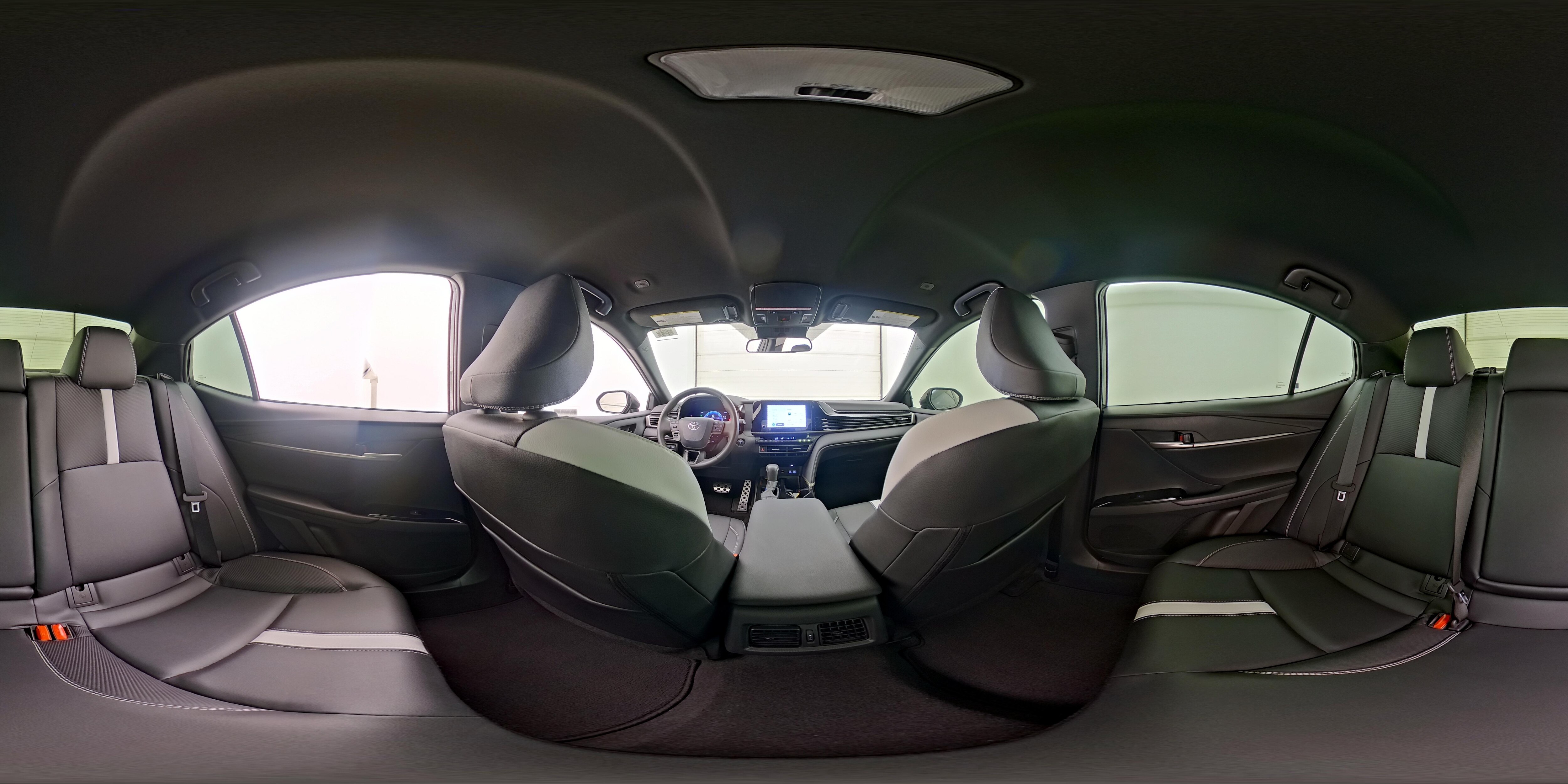2025 Toyota Camry SE - Photo 25