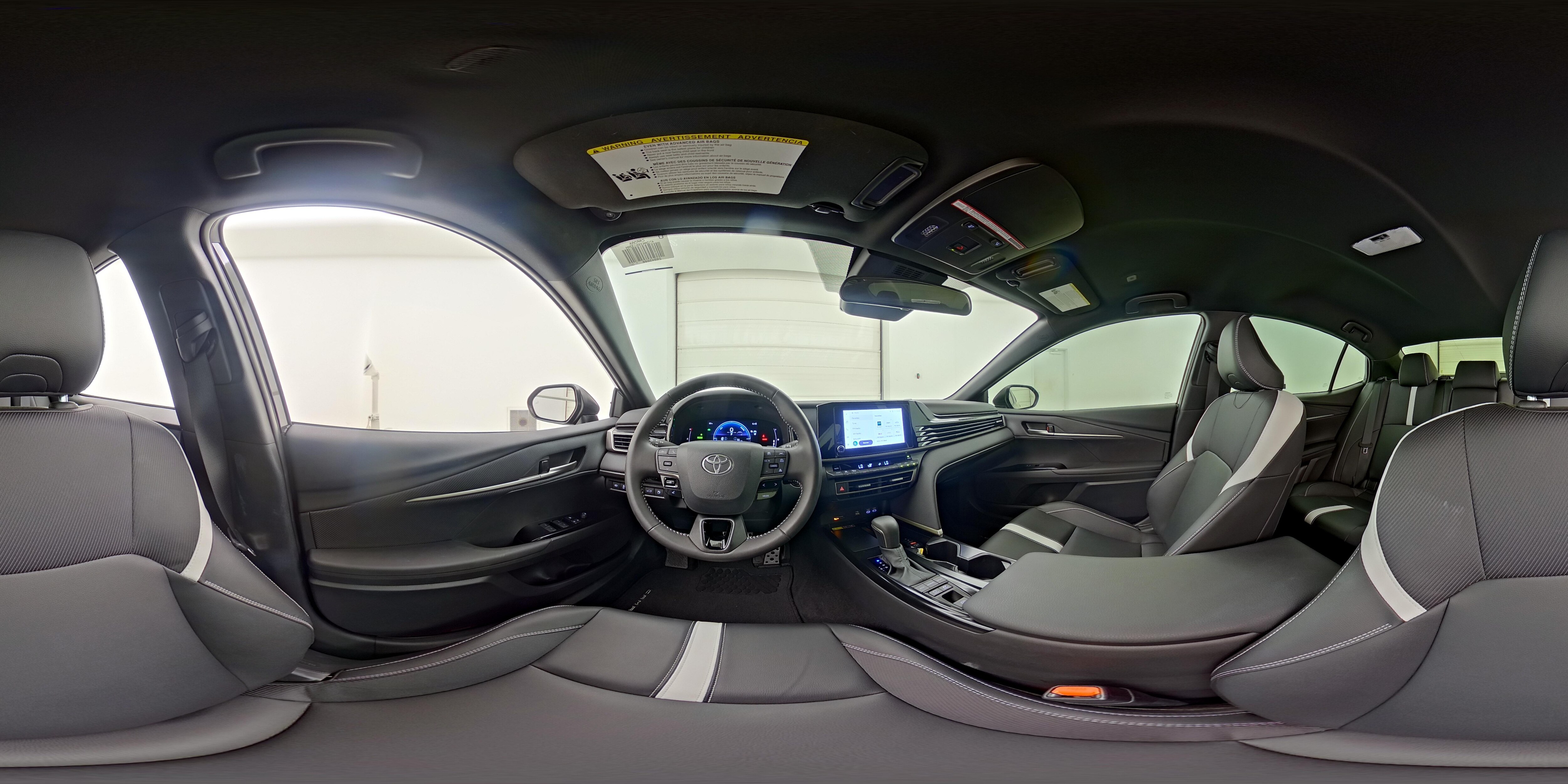 2025 Toyota Camry SE - Photo 26