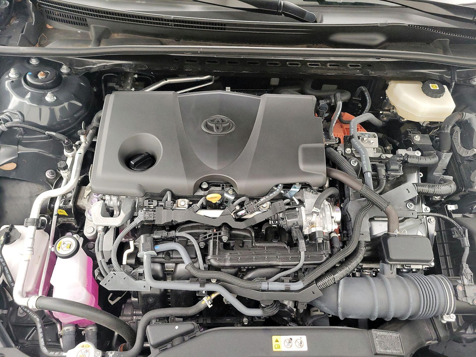 2025 Toyota Camry SE - Photo 22