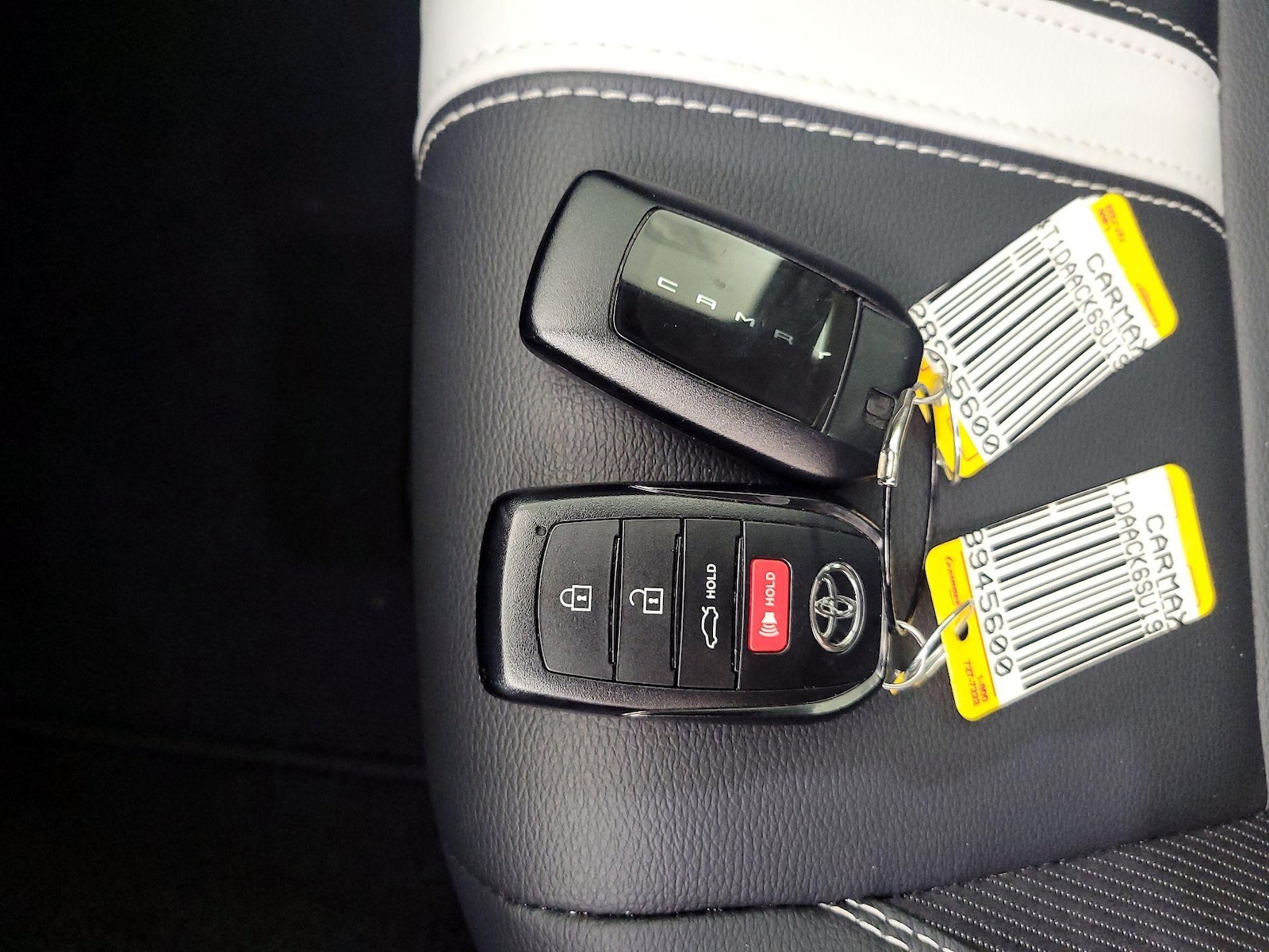 2025 Toyota Camry SE - Photo 23