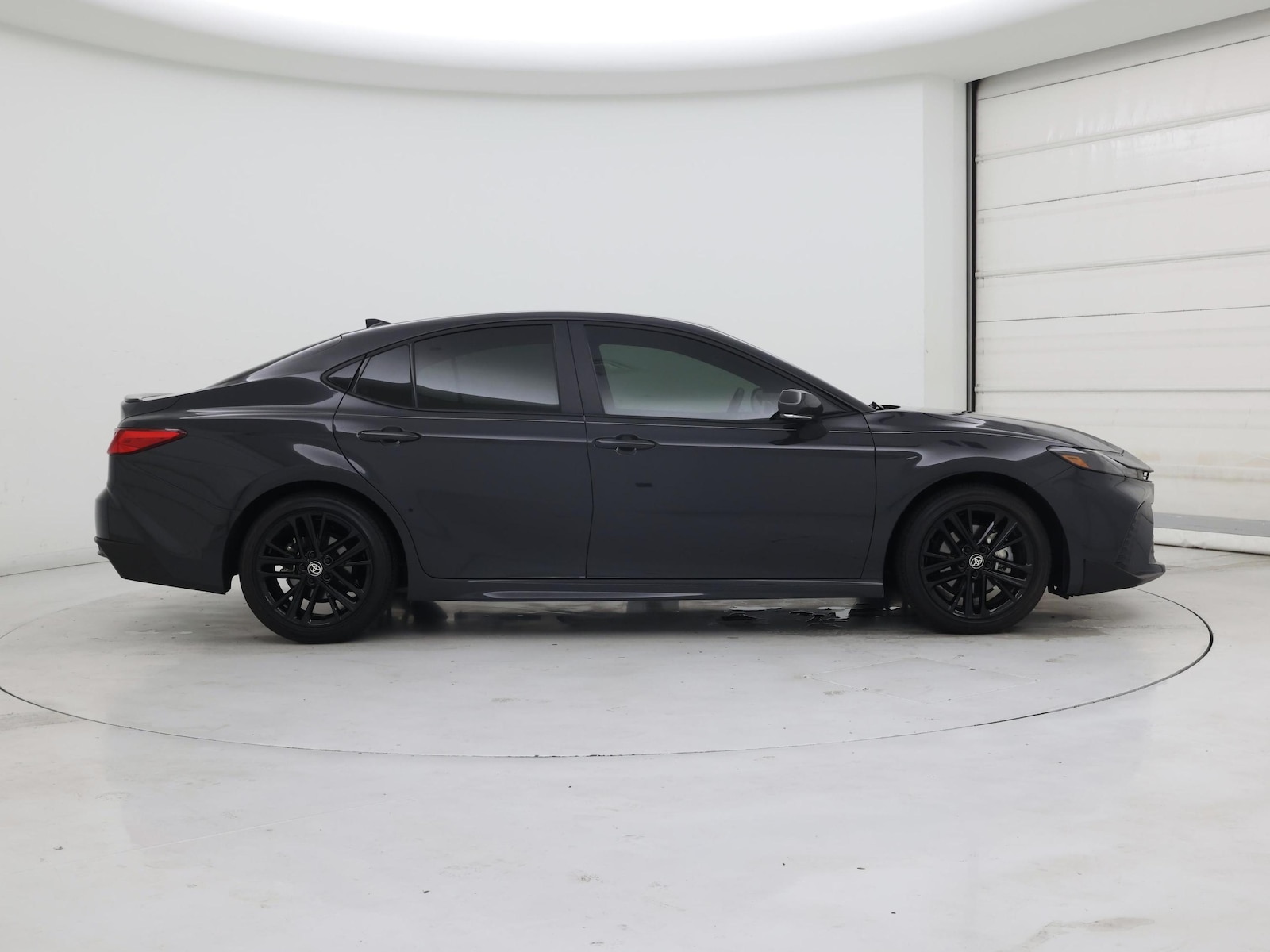 2025 Toyota Camry SE - Photo 8