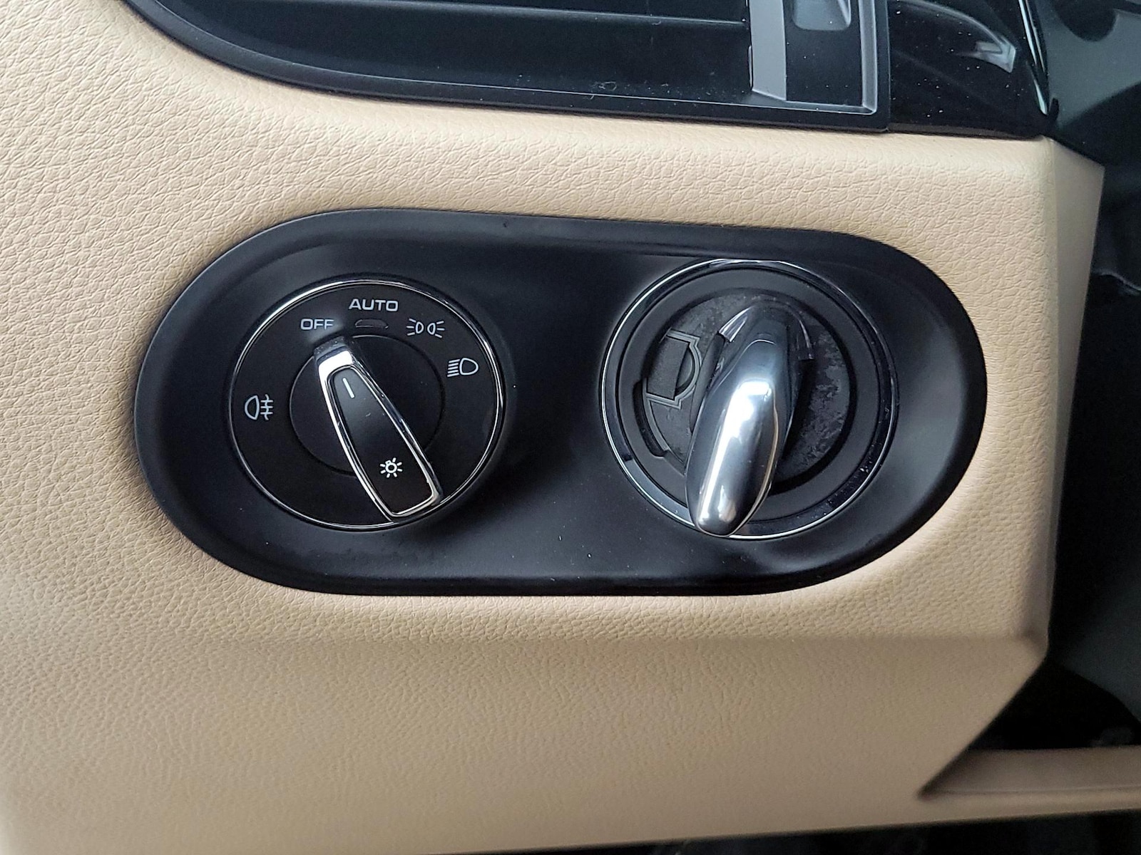 2021 Porsche Macan S - Photo 14