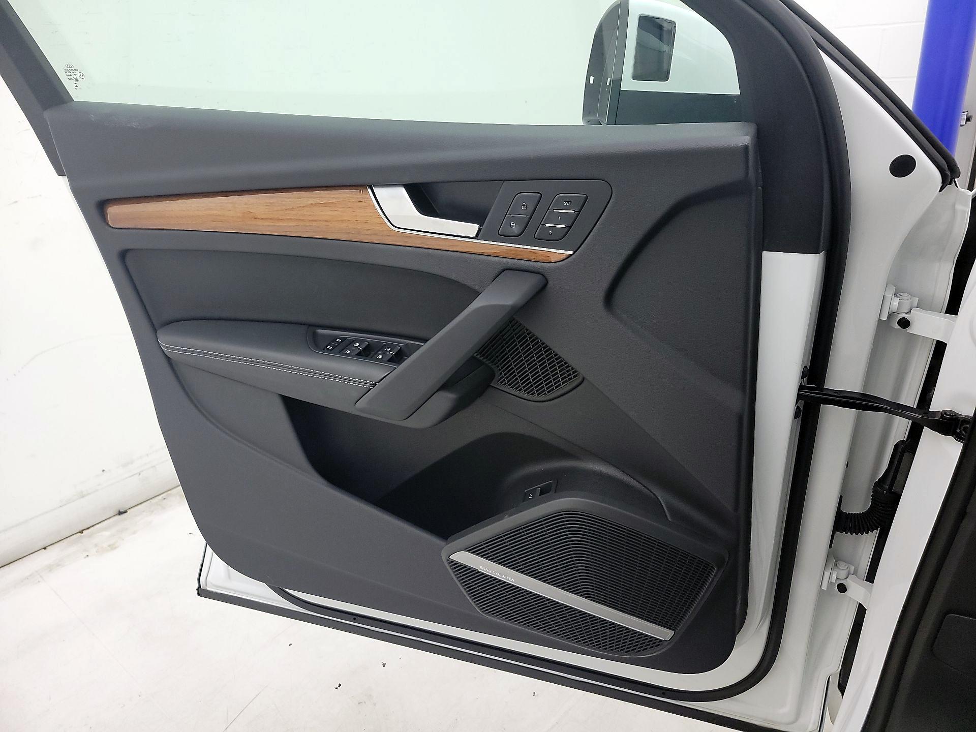 Thumbnail: 2023 Audi Q5 - 12
