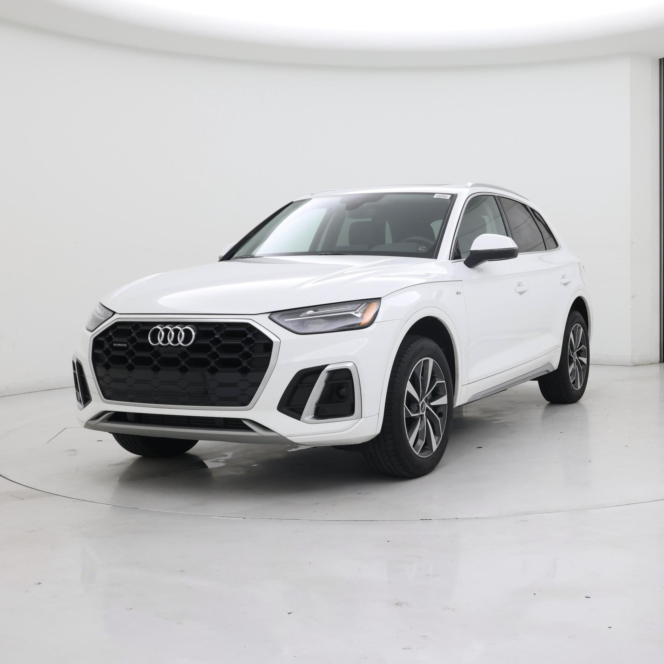 Thumbnail: 2023 Audi Q5 - 4