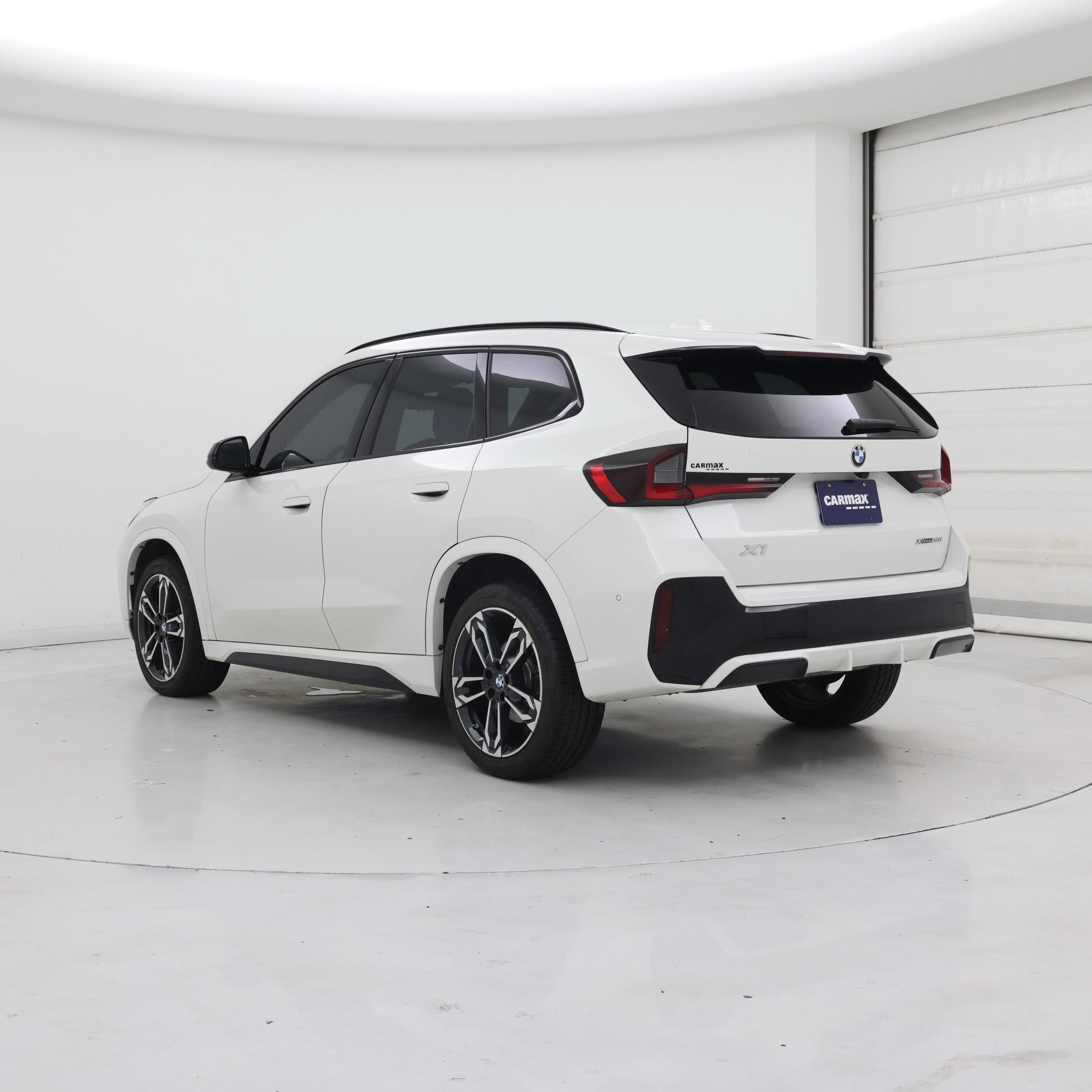 Thumbnail: 2023 BMW X1 - 2