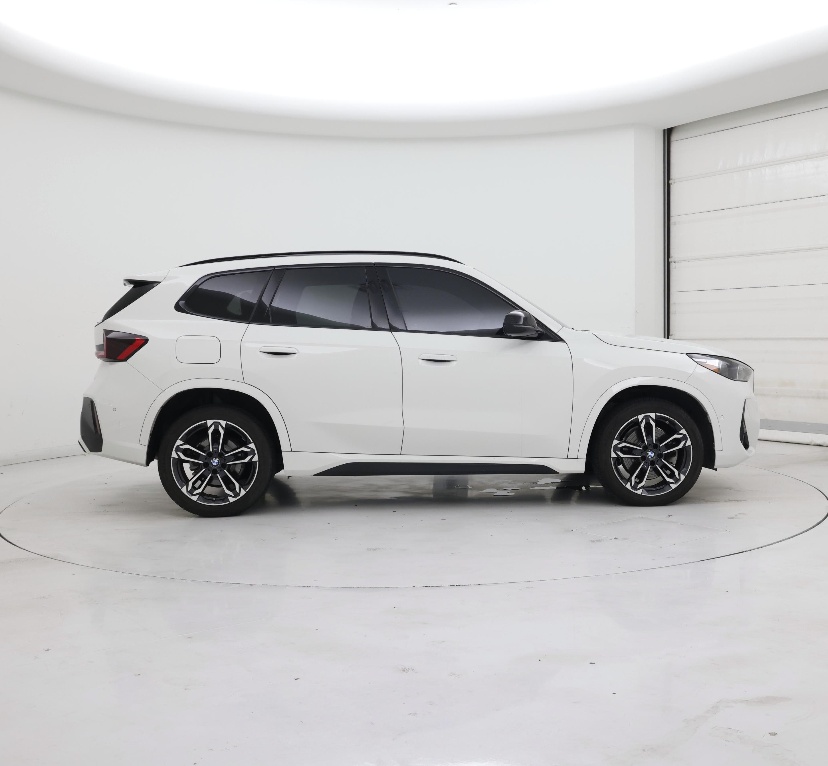 Thumbnail: 2023 BMW X1 - 7