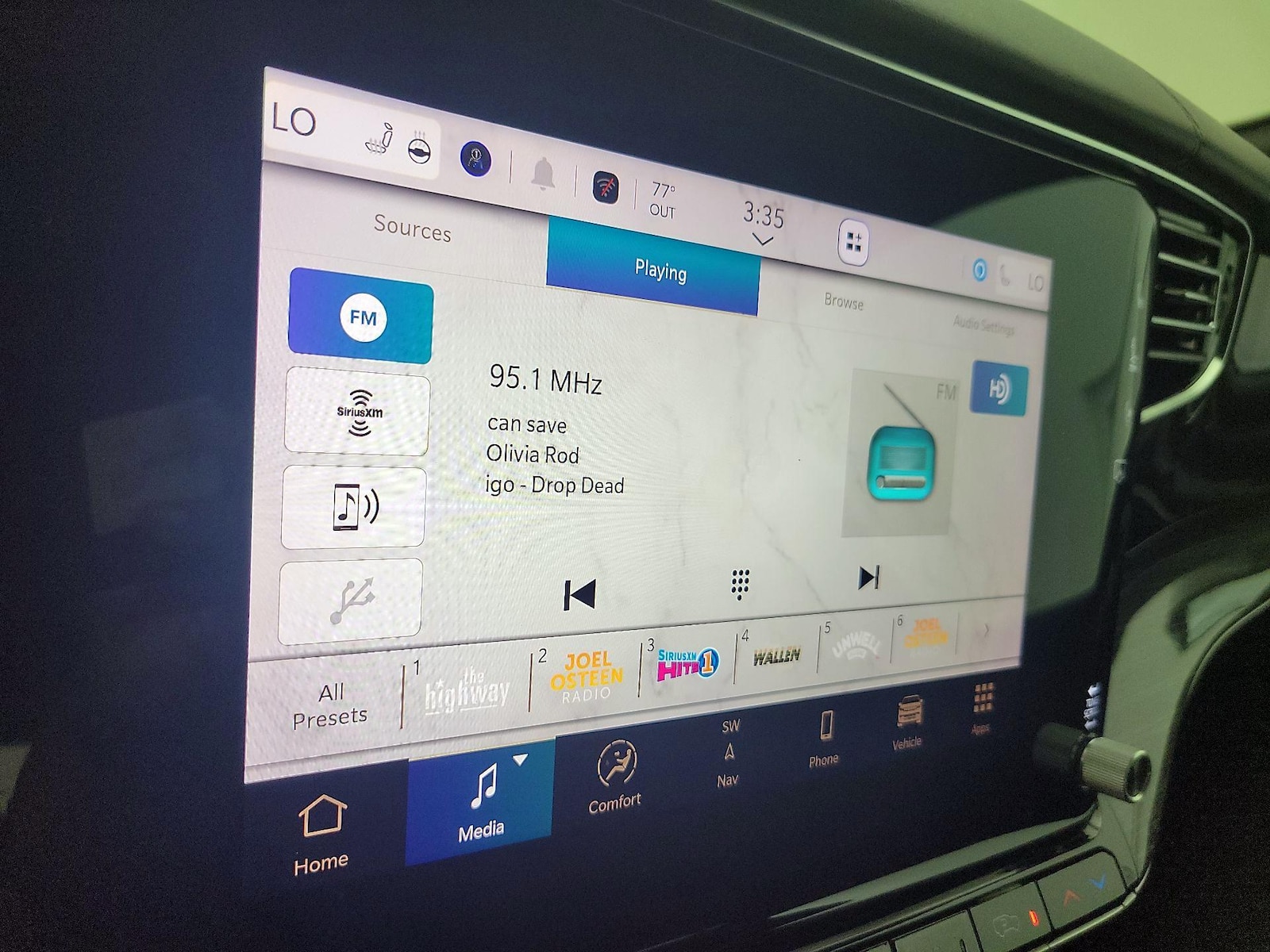 2022 Jeep Wagoneer Series III - Photo 17