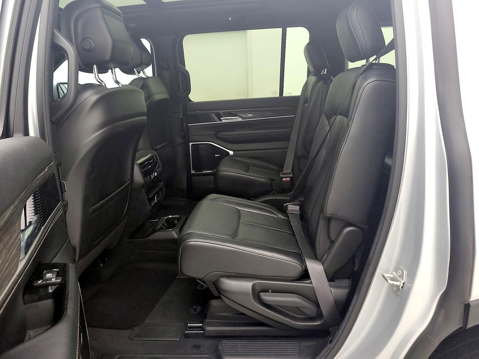 2022 Jeep Wagoneer Series III - Photo 22
