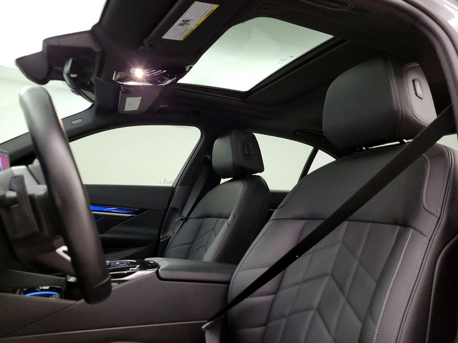 Sunroof(s) & Overhead Airbags