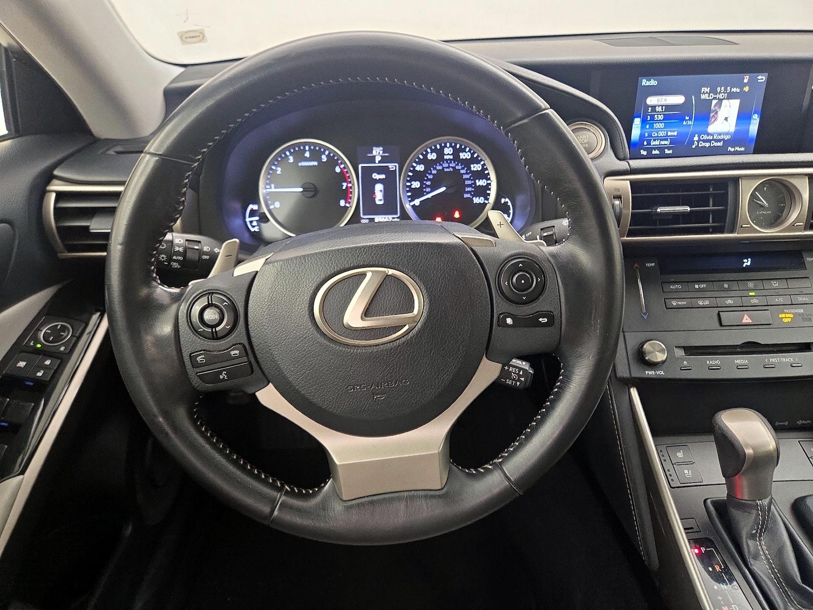 2016 Lexus IS 200t - Photo 11