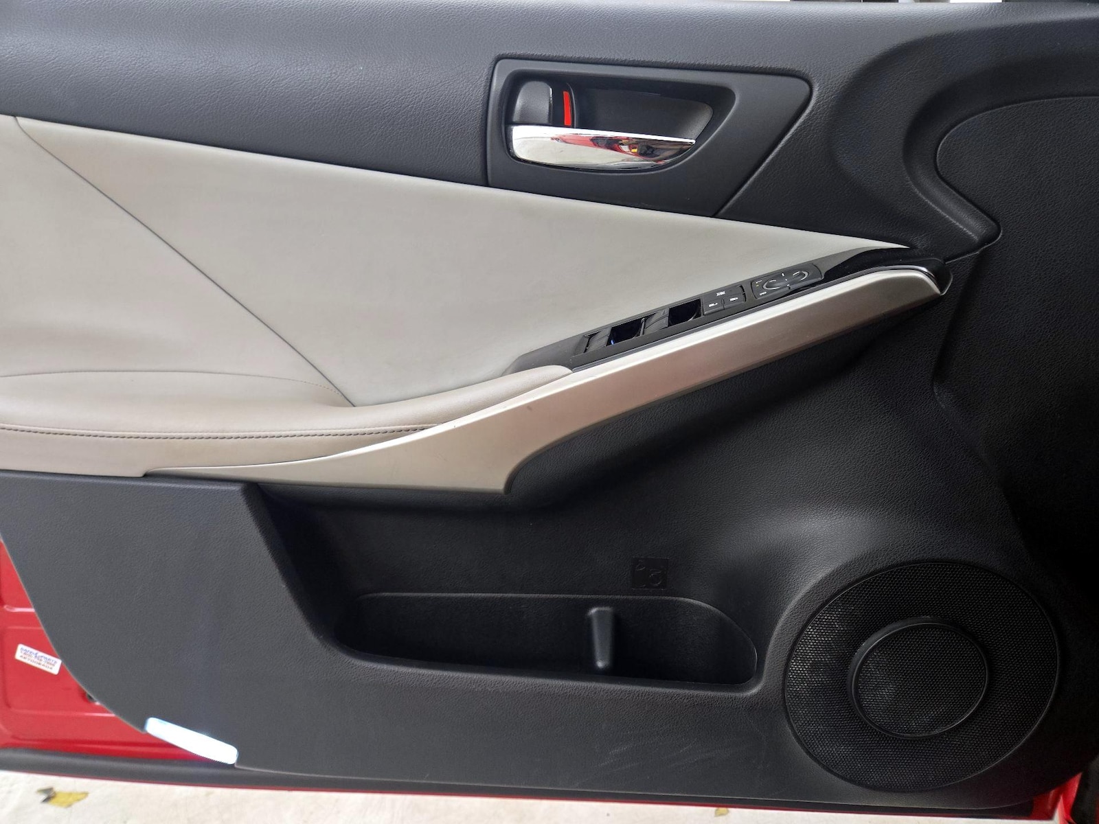 2016 Lexus IS 200t - Photo 13