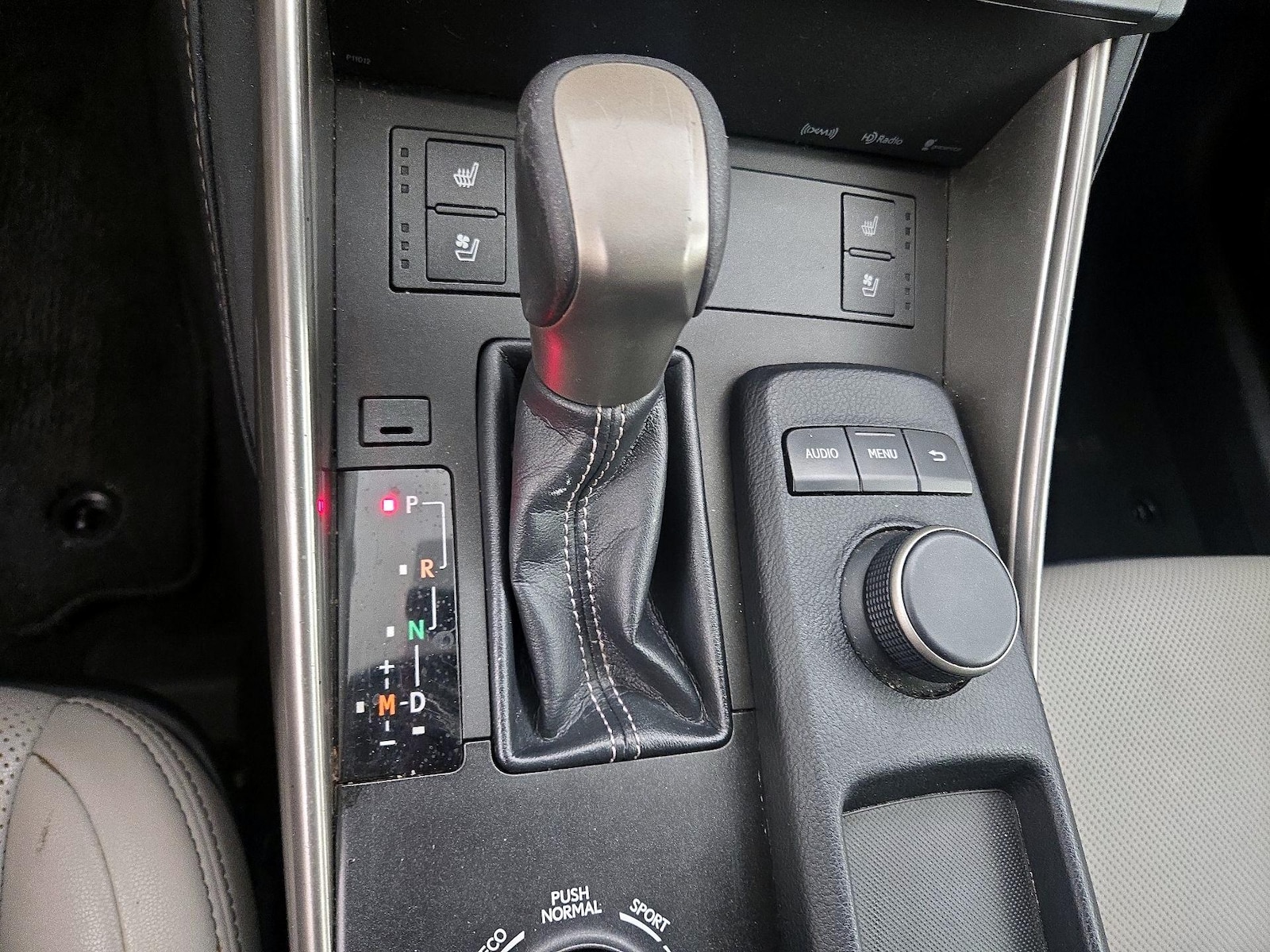 2016 Lexus IS 200t - Photo 18