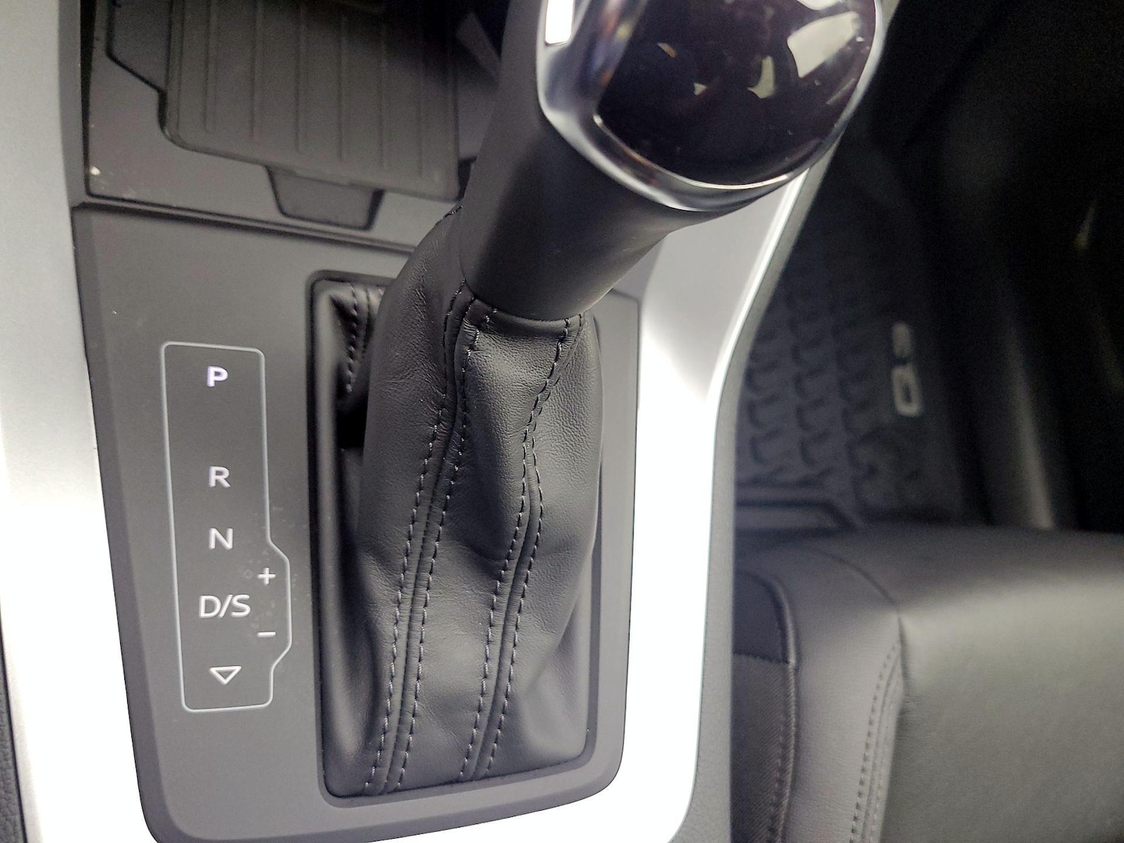 2025 Audi Q3 S Line Premium - Photo 18