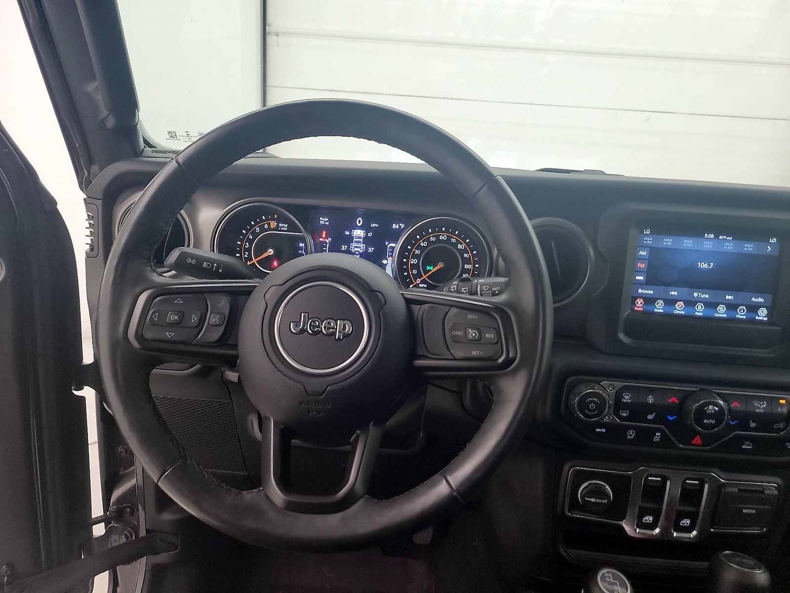 2022 Jeep Wrangler Willys - Photo 11