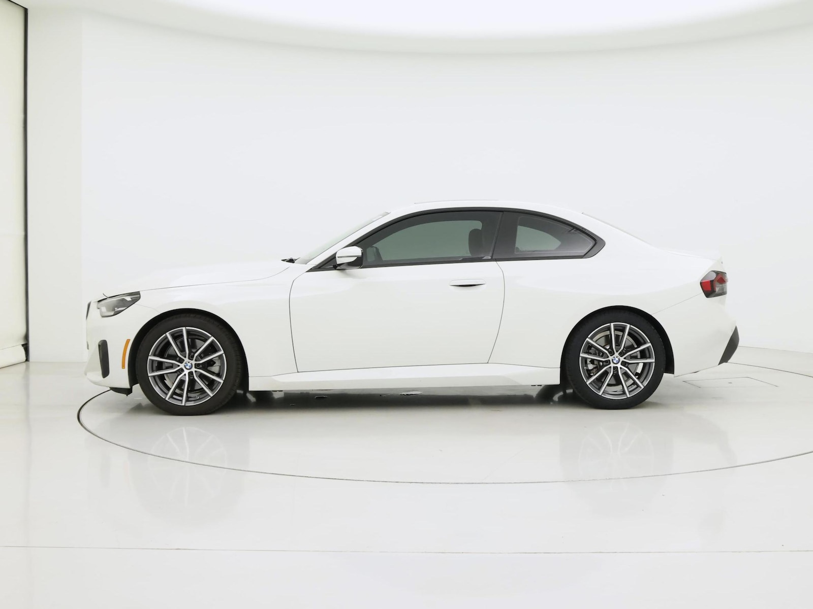2023 BMW 2 Series 230i - Photo 4
