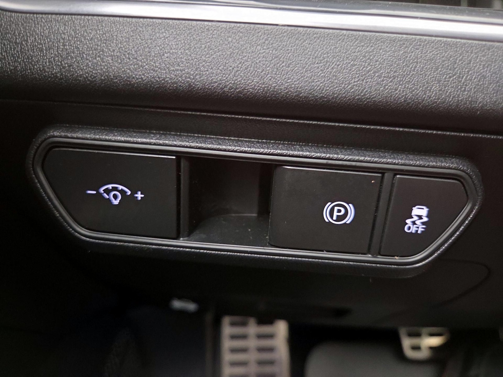 2025 Kia K4 GT-Line Turbo - Photo 14