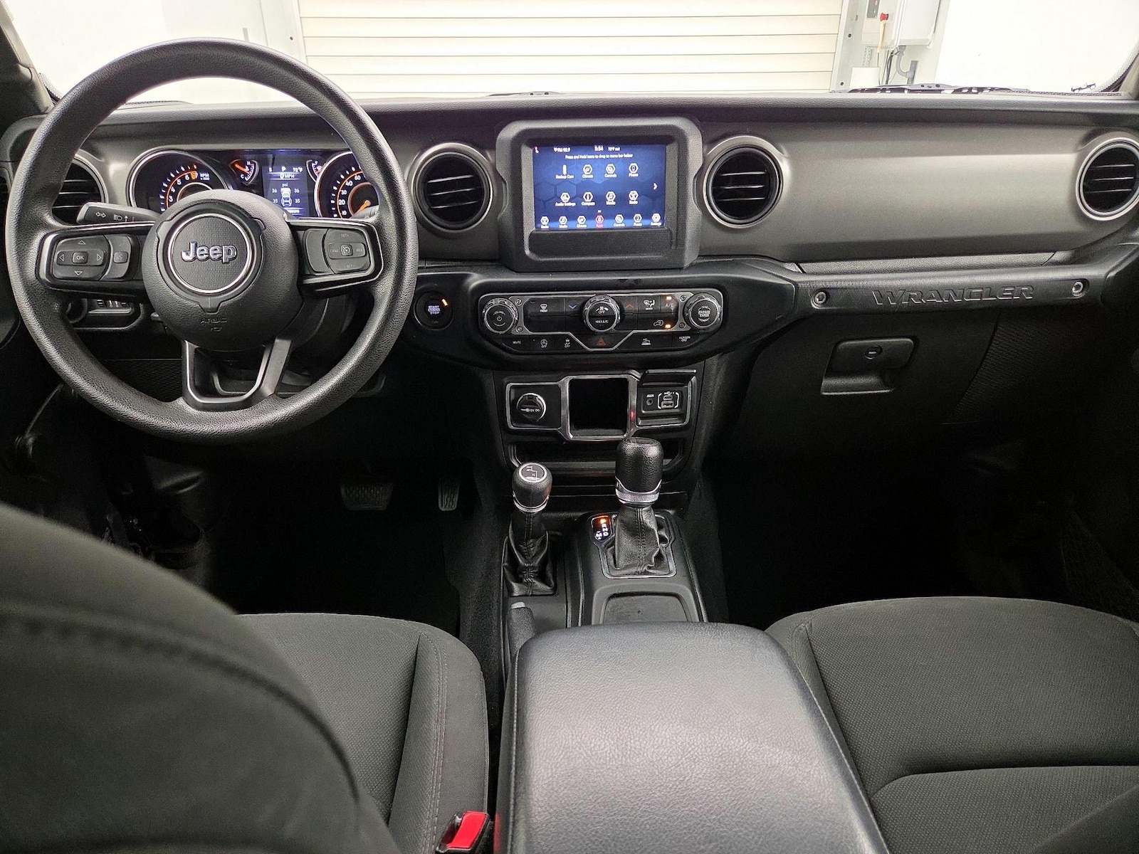 Apple CarPlay® & Android Auto™