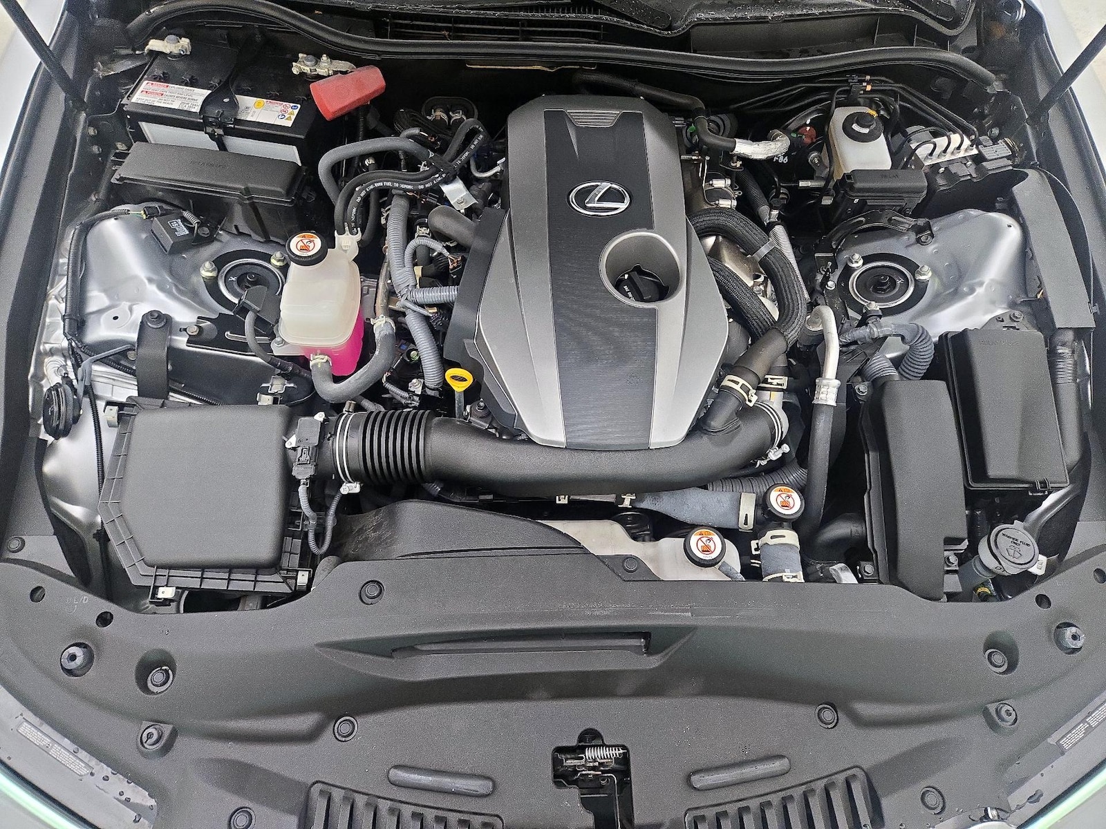 2023 Lexus IS 300 - Photo 23