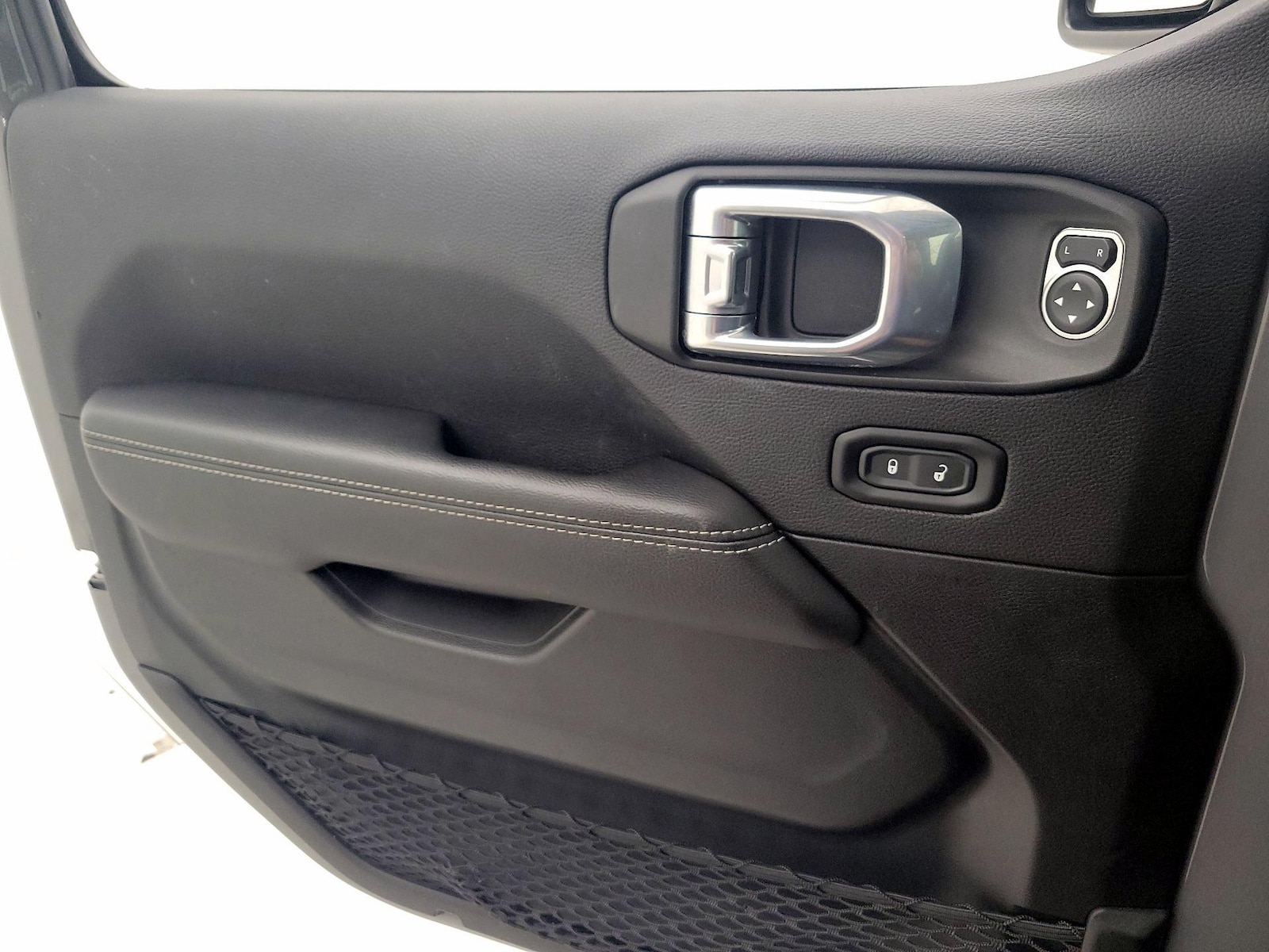 2021 Jeep Wrangler Unlimited Sahara - Photo 13