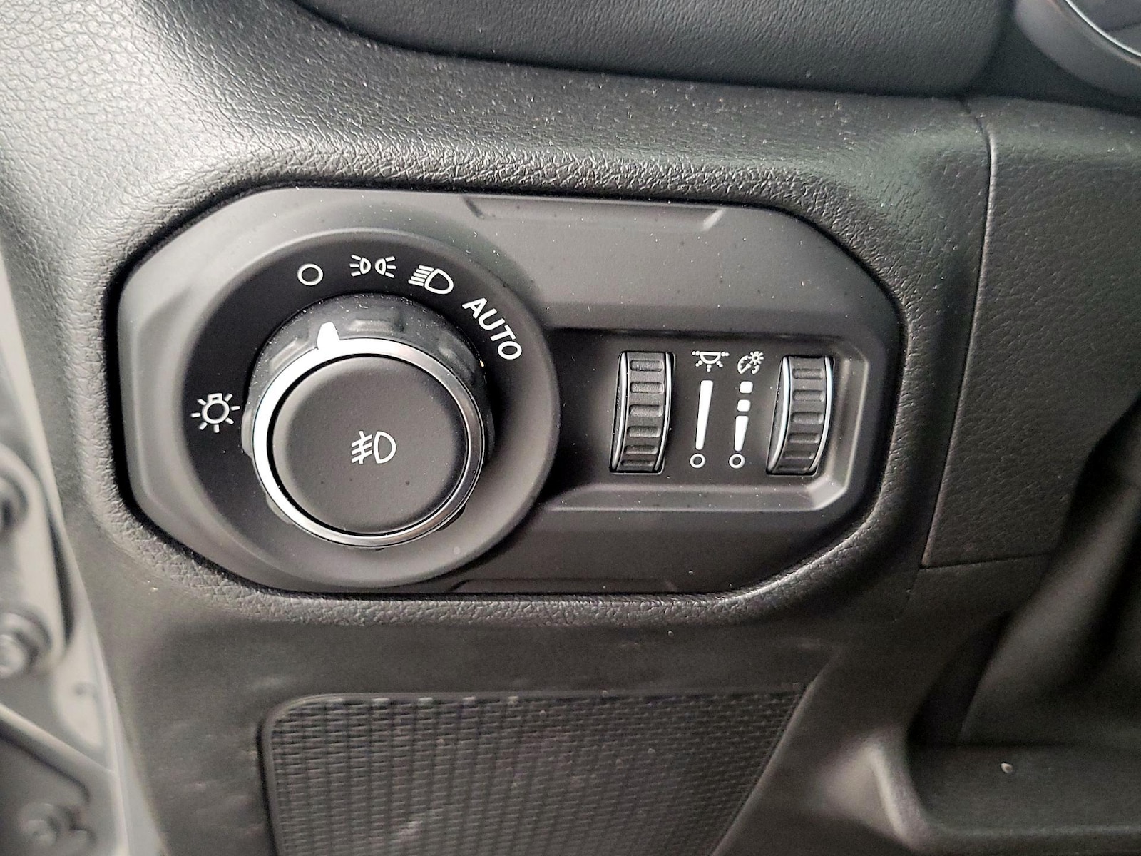 2021 Jeep Wrangler Unlimited Sahara - Photo 14