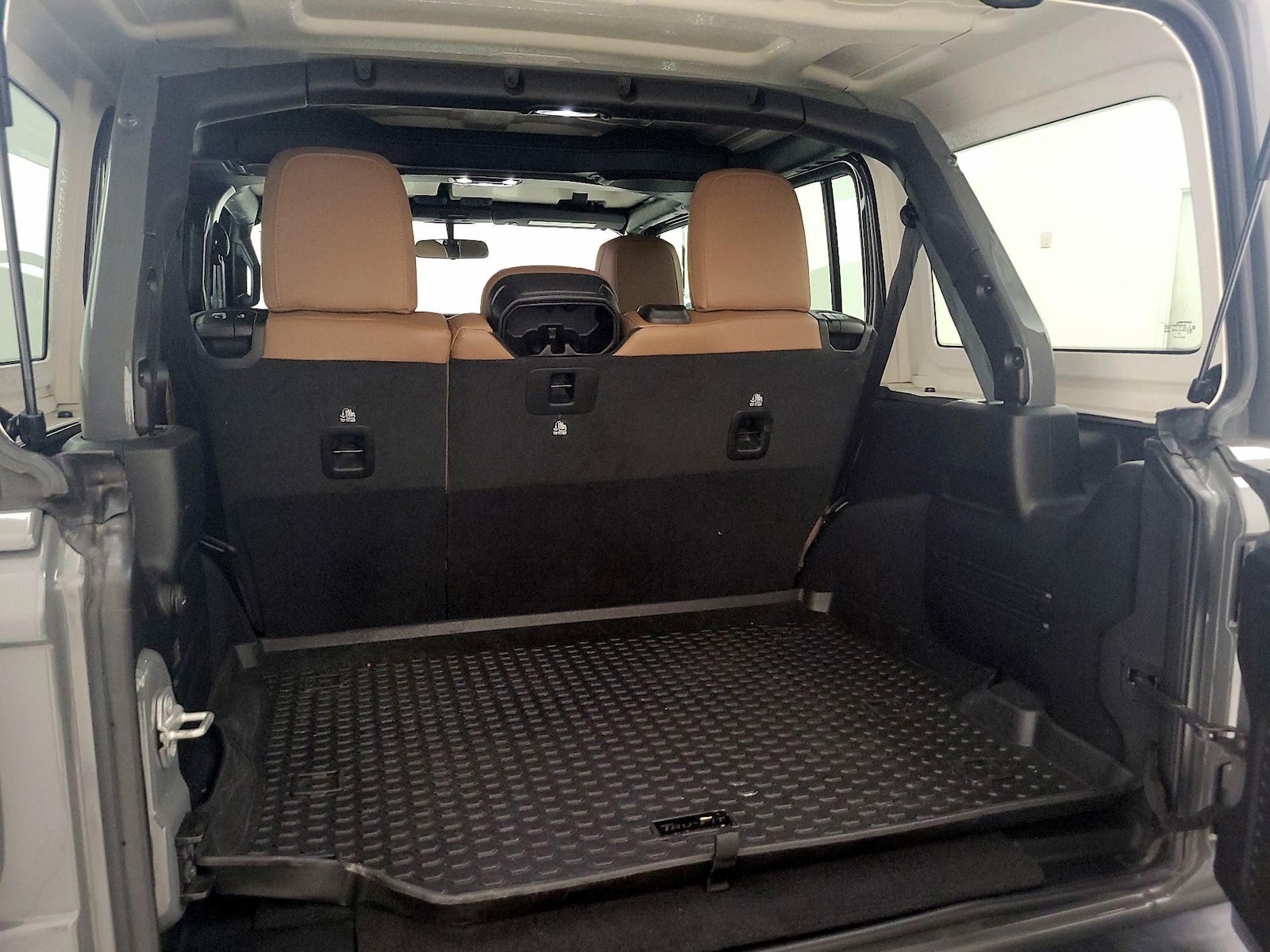 2021 Jeep Wrangler Unlimited Sahara - Photo 21