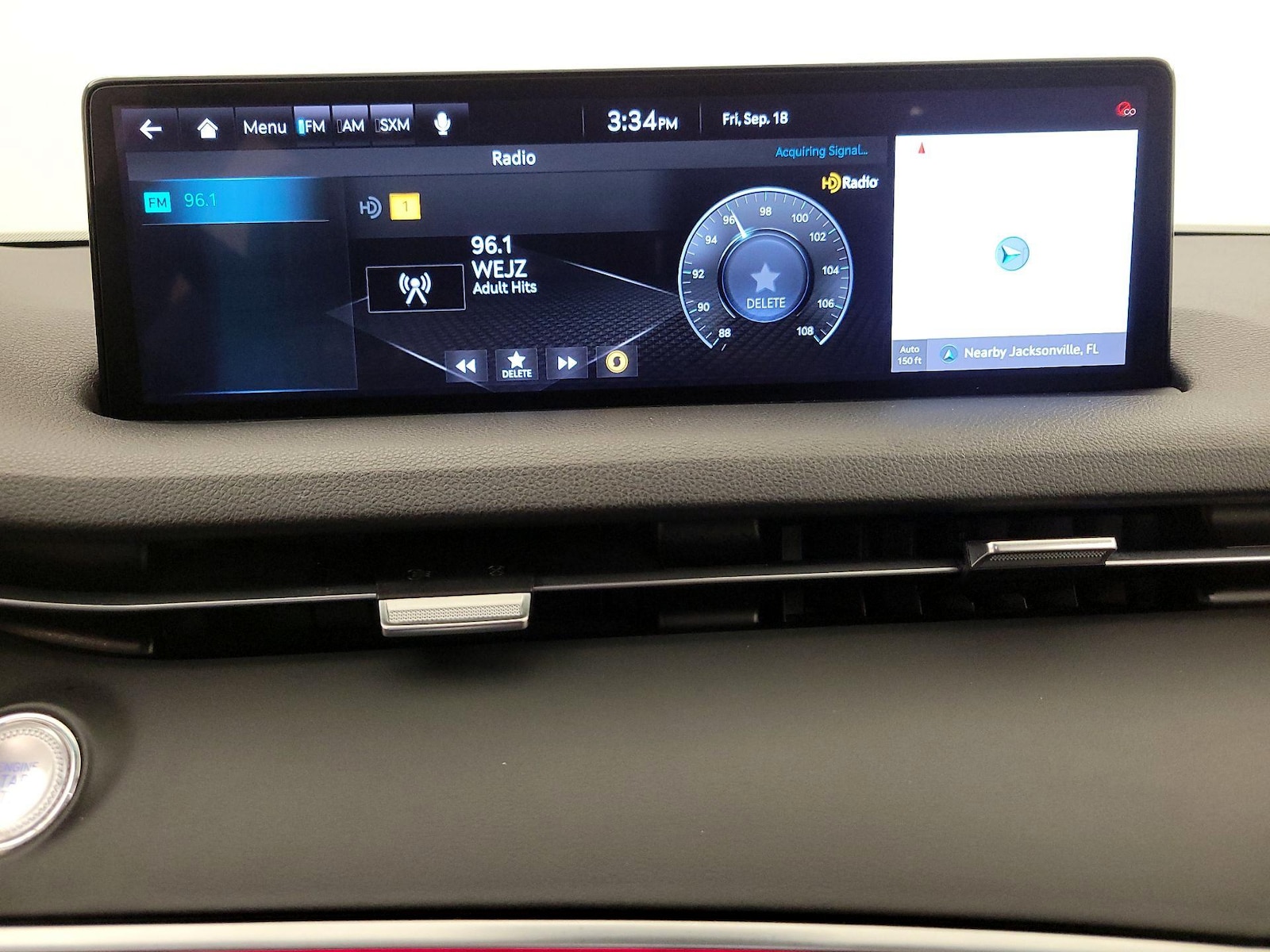 2025 GENESIS GV70 Standard - Photo 17