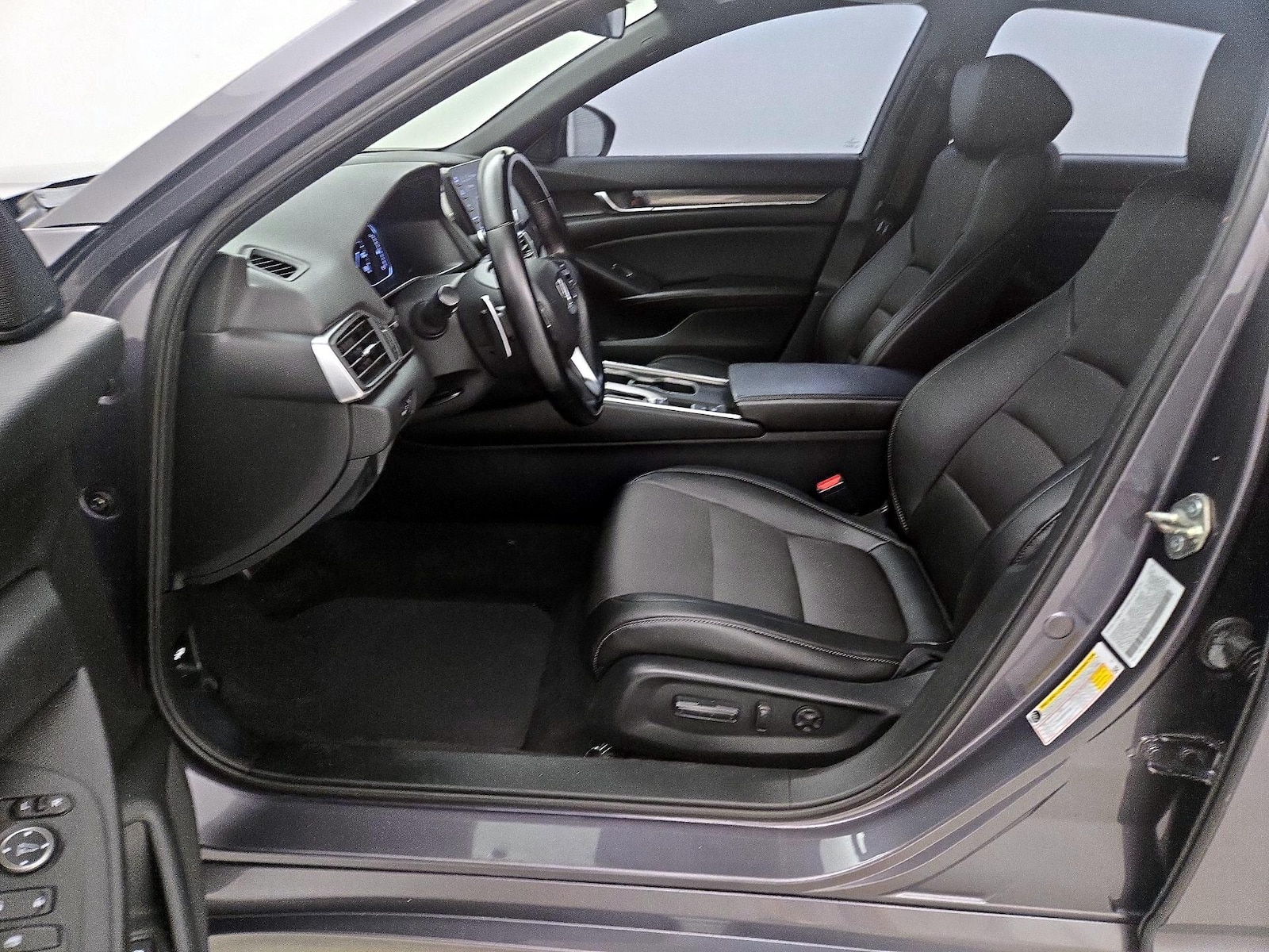 Power Seat(s) & Side Airbags