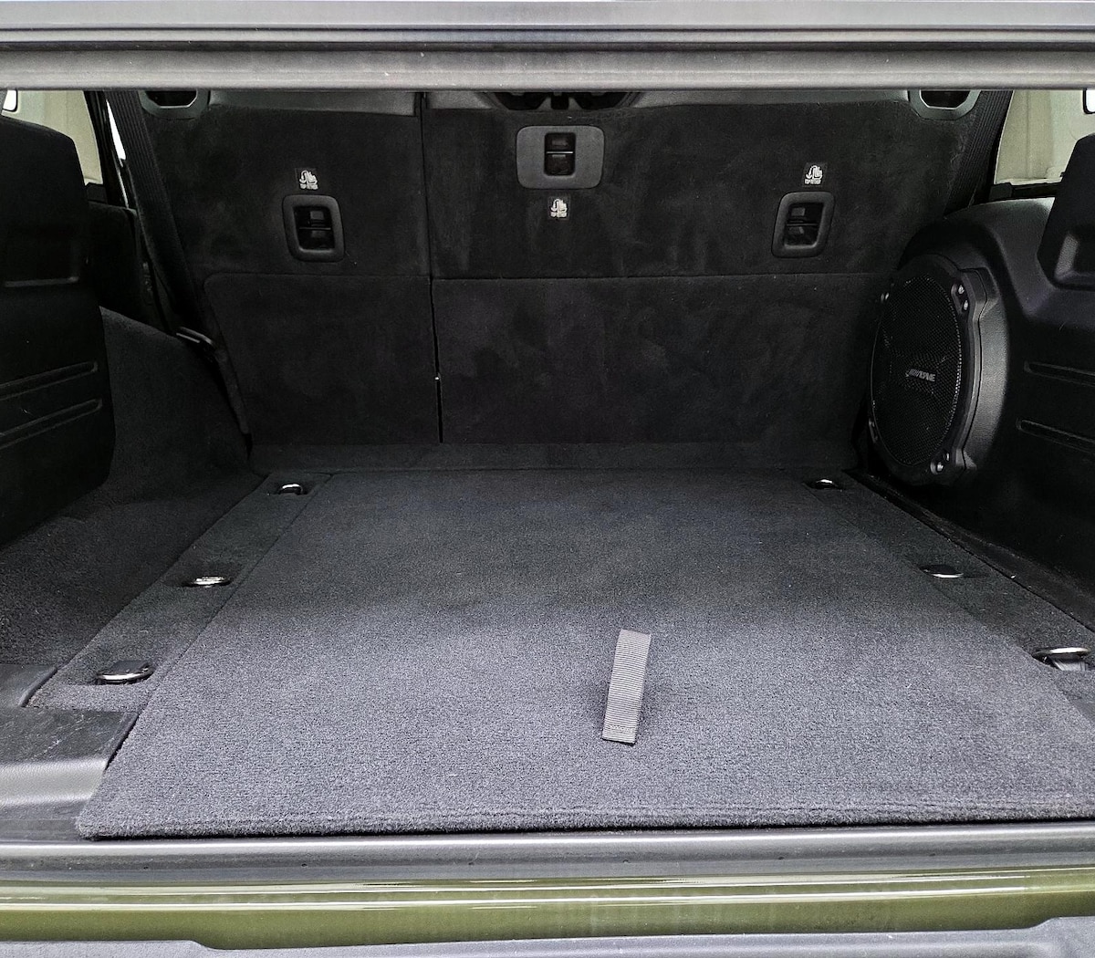 Trunk/Cargo (Seats Up)