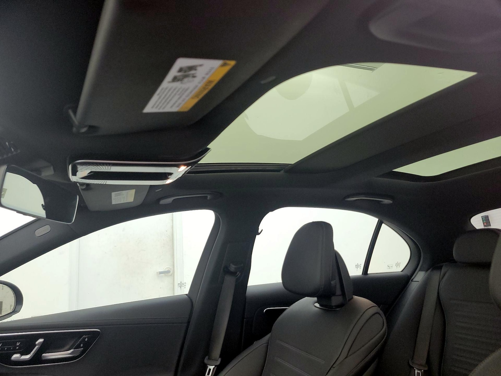 Sunroof(s) & Overhead Airbags