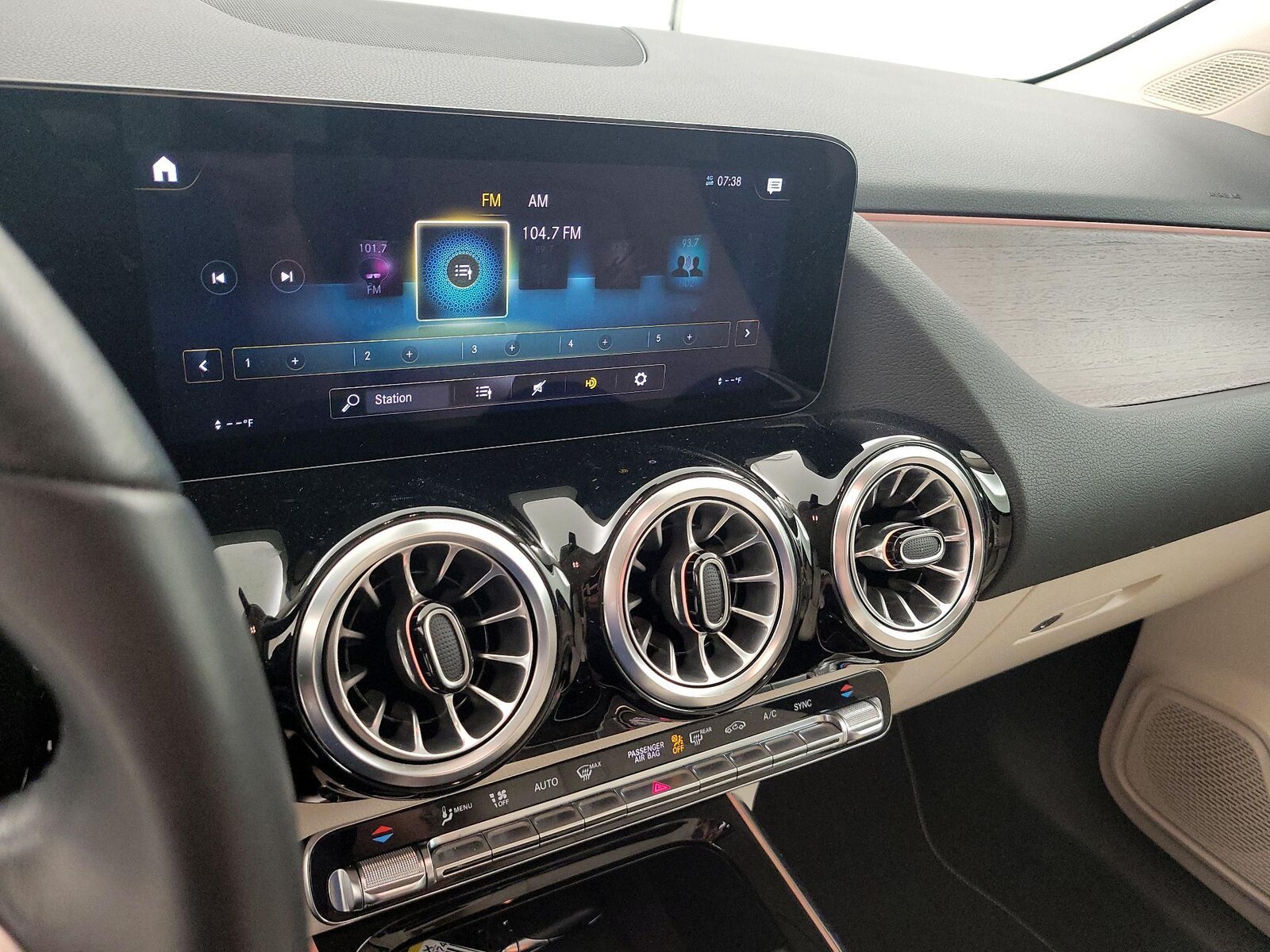 2023 Mercedes-Benz GLA Base - Photo 16