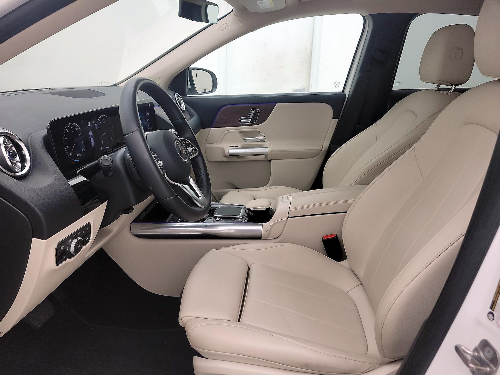 Power Seat(s) & Leather Seats