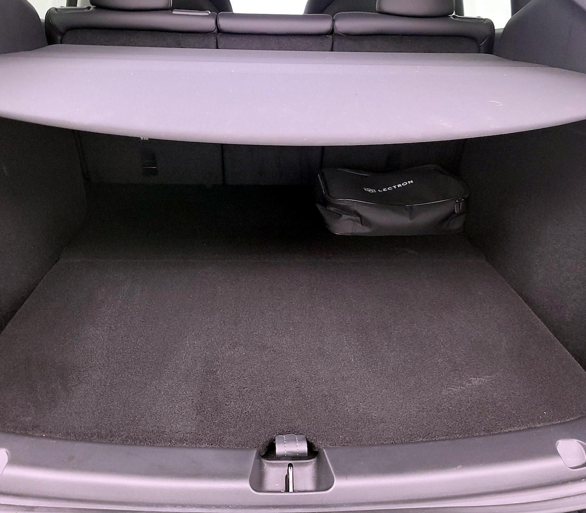 Trunk/Cargo (Seats Up)