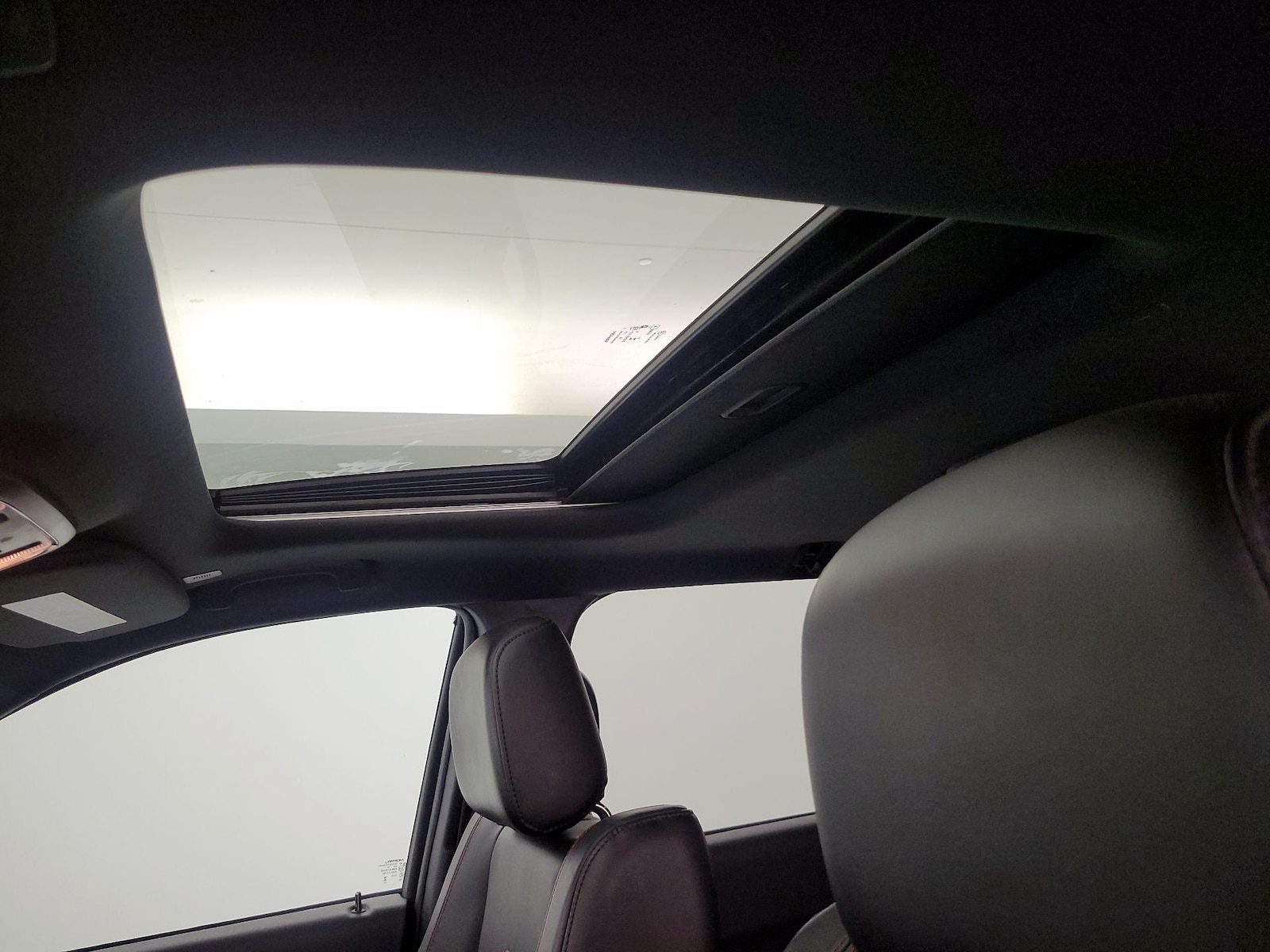 Sunroof(s) & Overhead Airbags