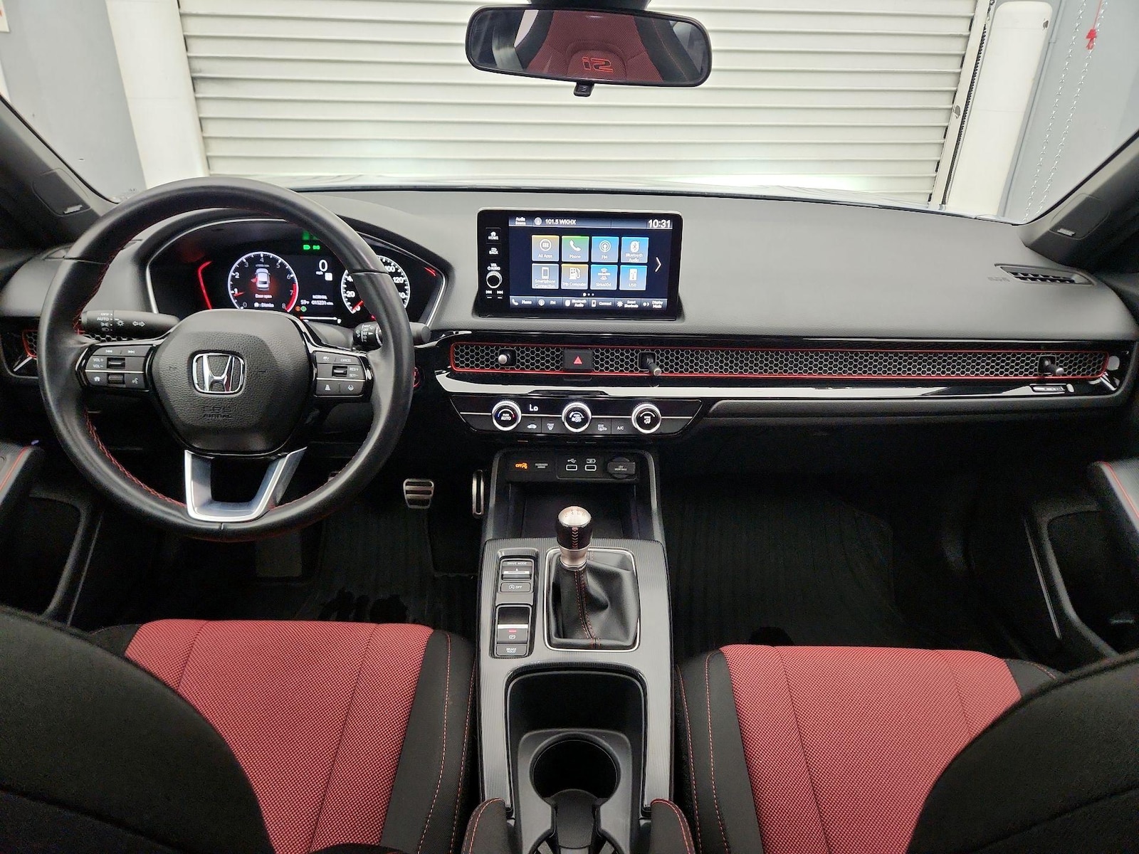 Apple CarPlay® & Android Auto™