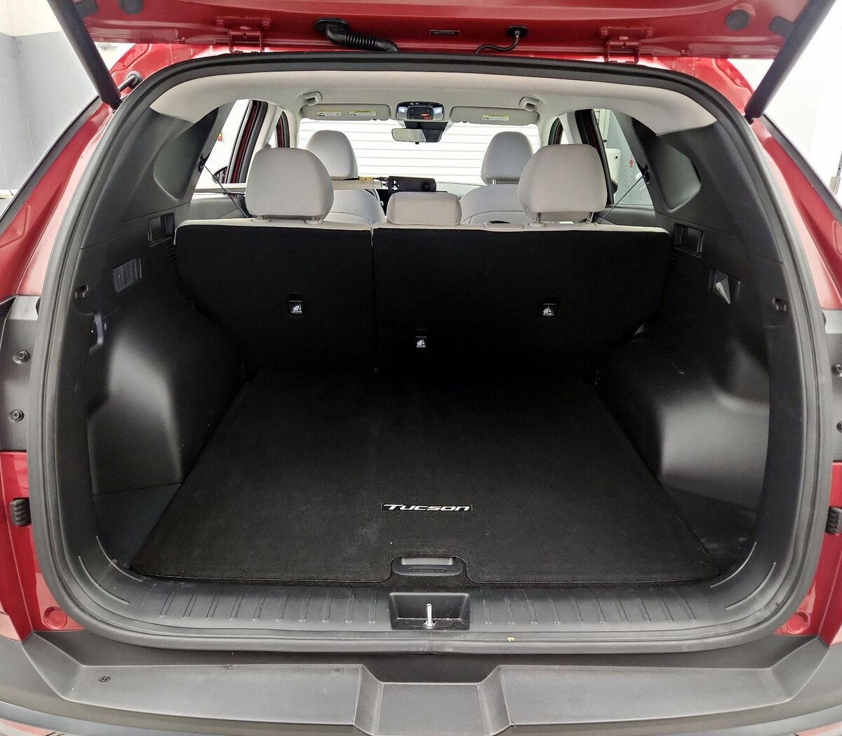 Trunk/Cargo (Seats Up)
