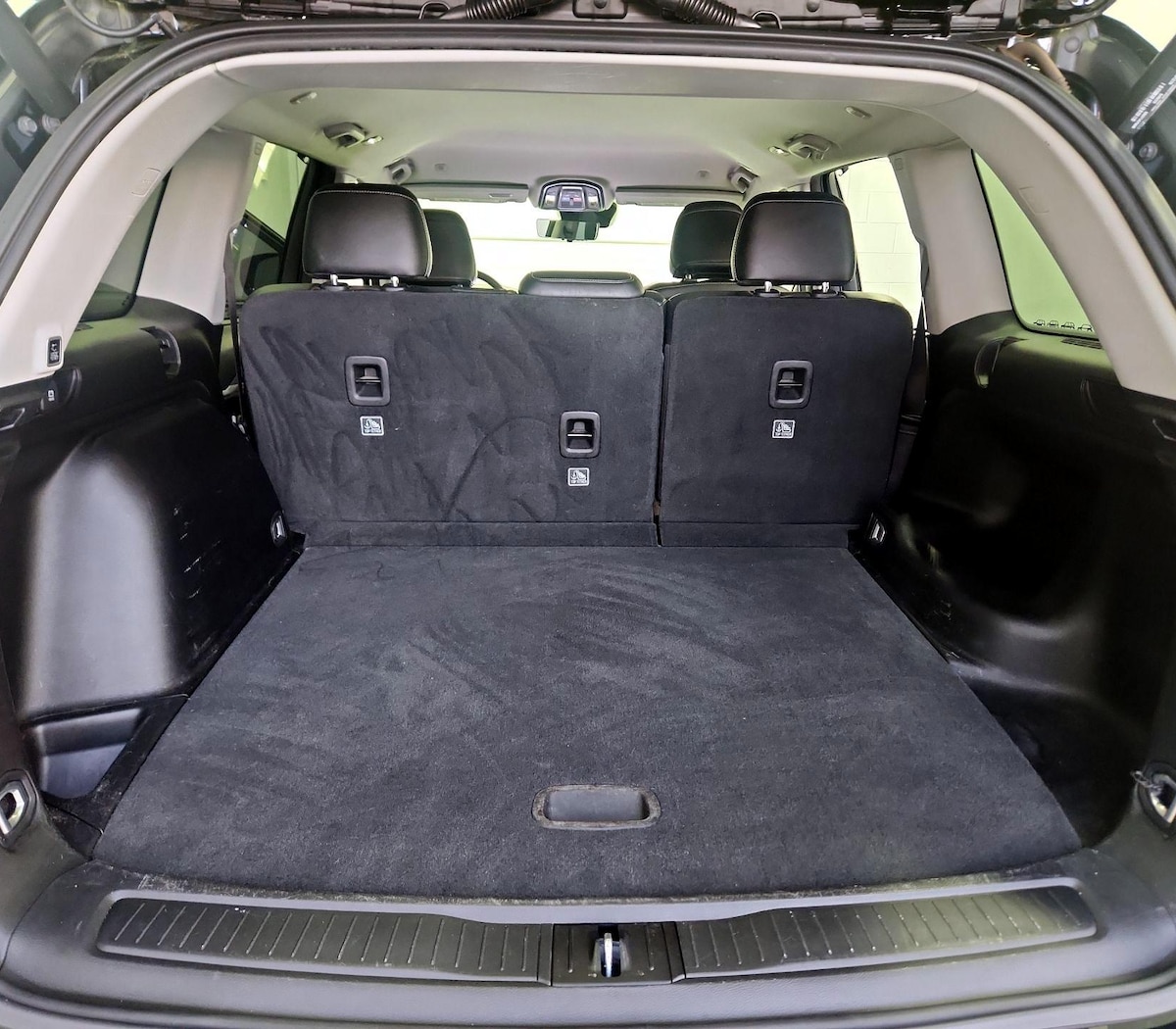 Trunk/Cargo (Seats Up)