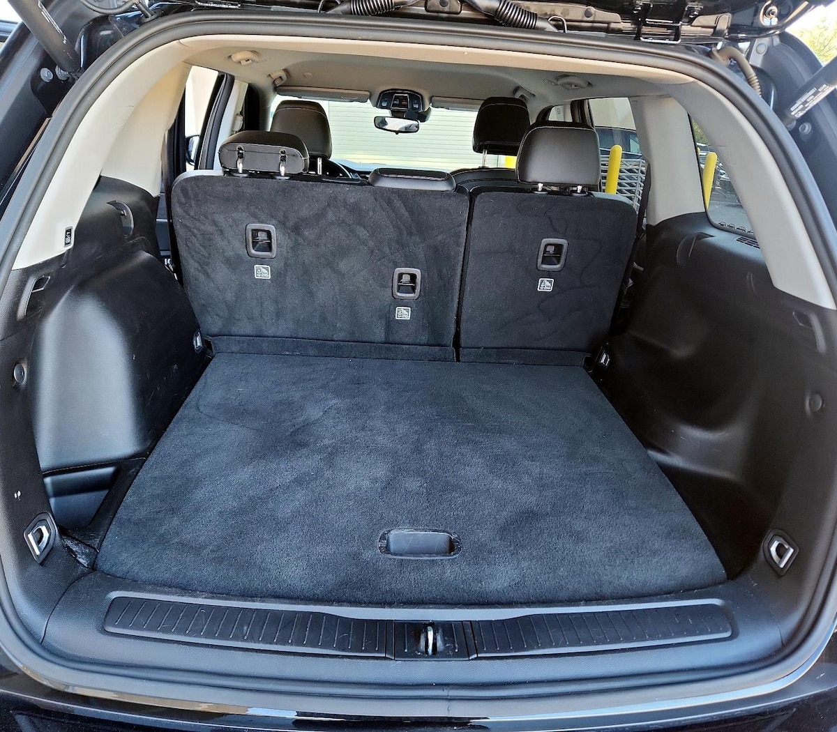 Trunk/Cargo (Seats Up)