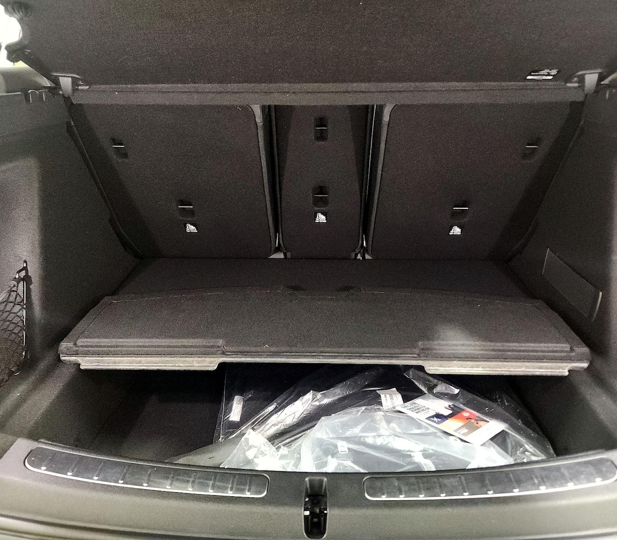 Trunk/Cargo (Seats Up)