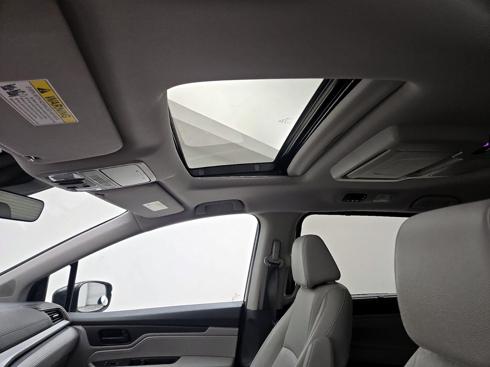 Sunroof(s) & Overhead Airbags