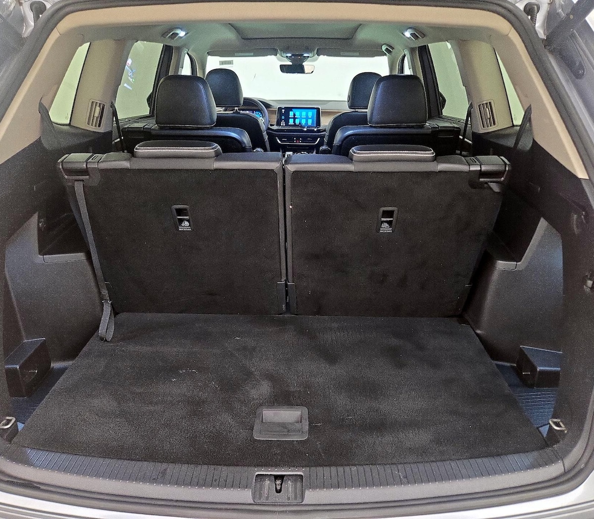 Trunk/Cargo (Seats Up)