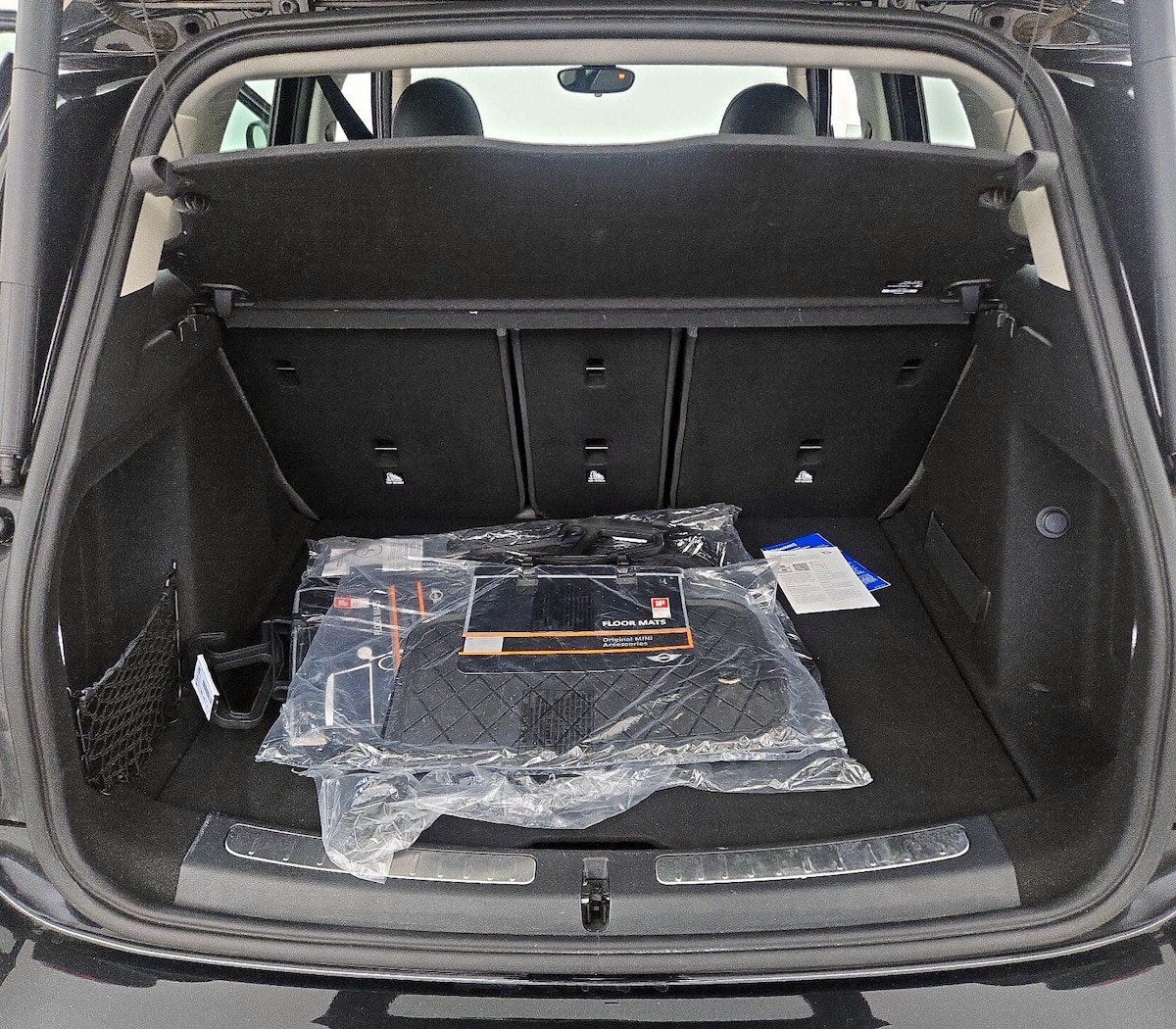 Trunk/Cargo (Seats Up)