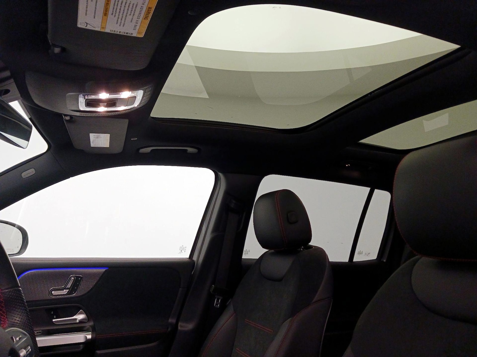 Panoramic Sunroof & Skylight(s)