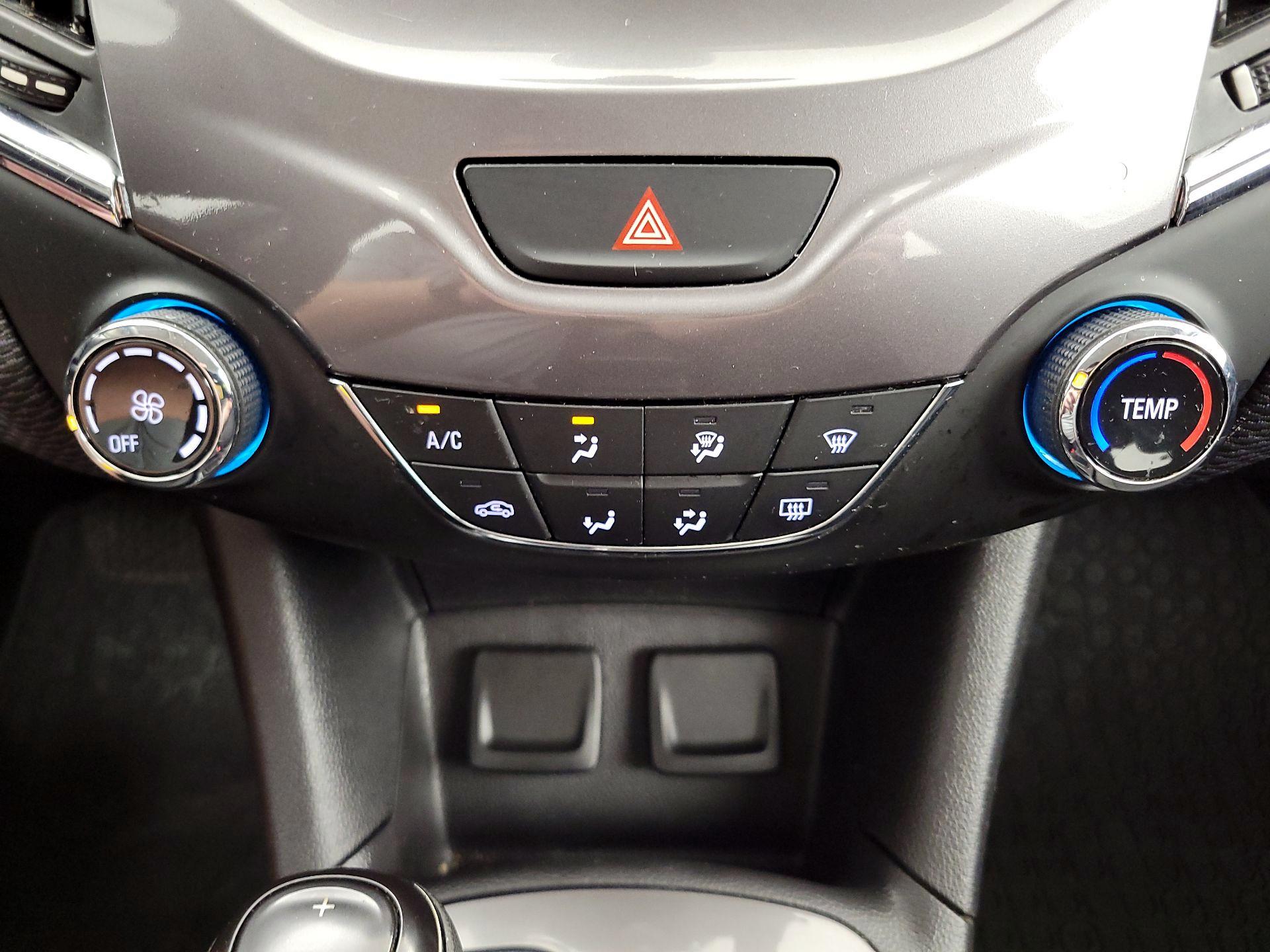 Thumbnail: 2017 Chevrolet Cruze - 16