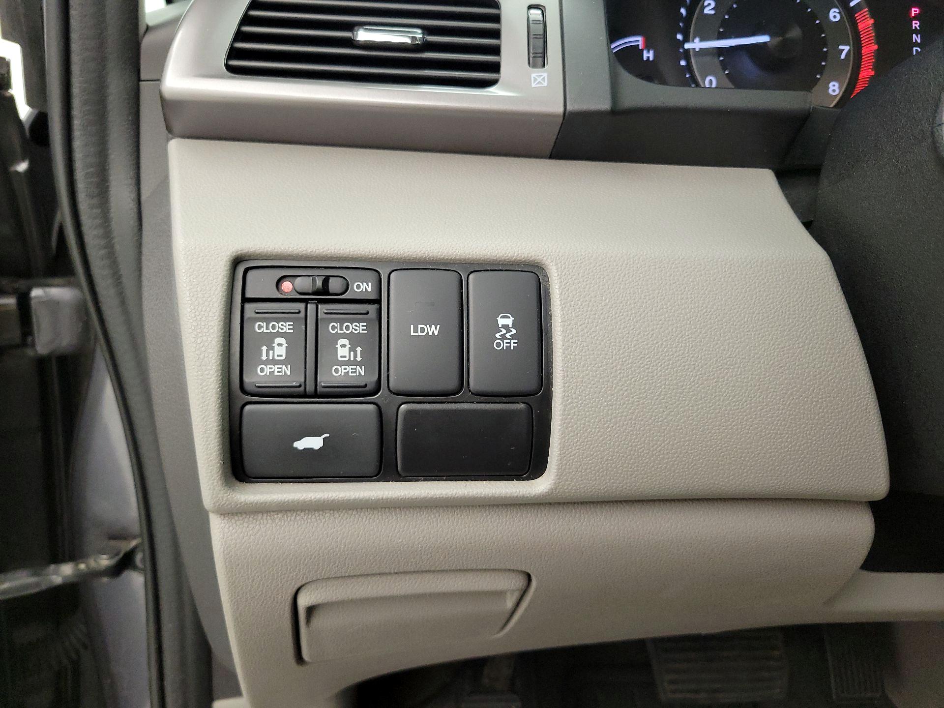Thumbnail: 2016 Honda Odyssey - 13