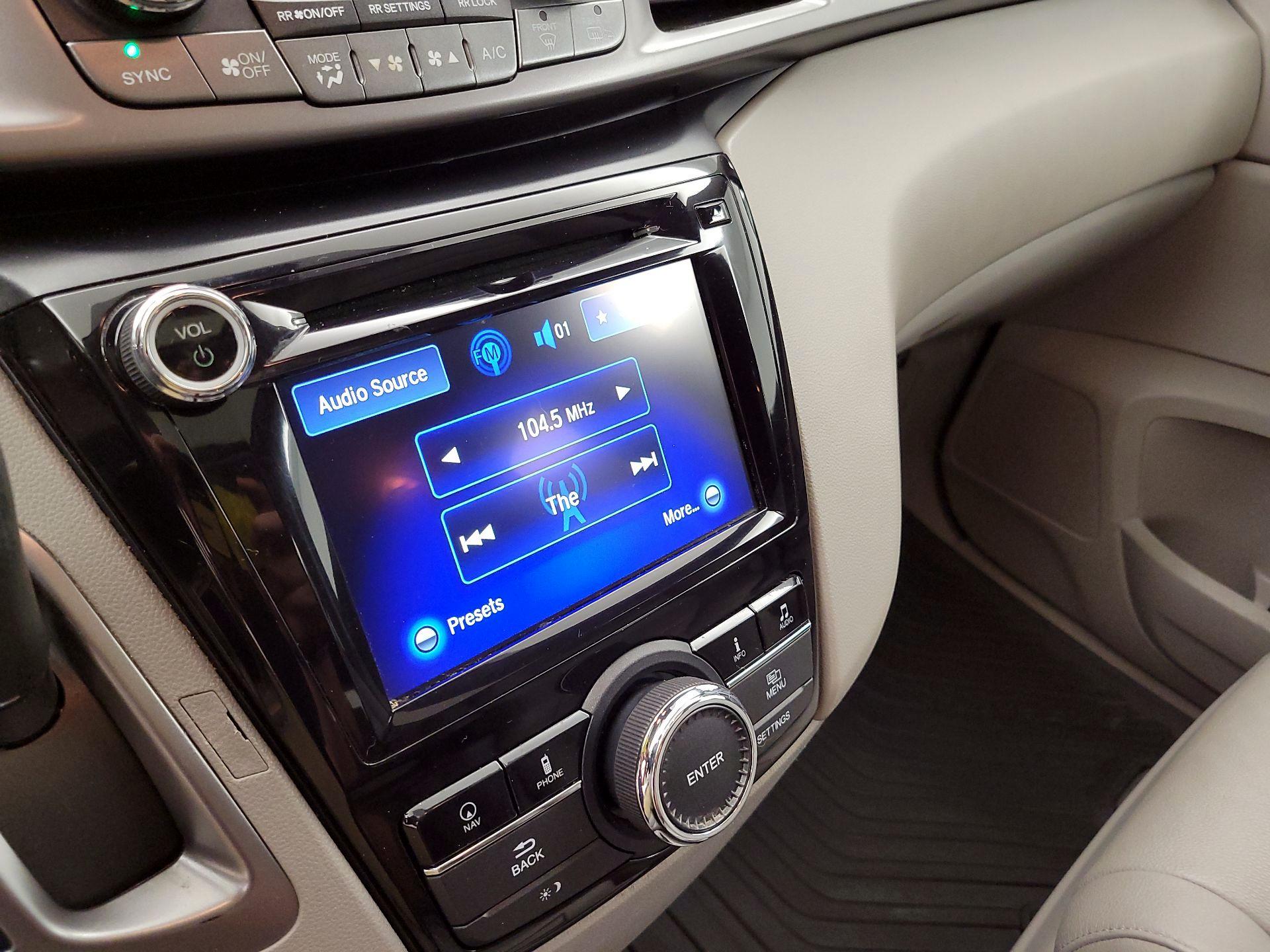 Thumbnail: 2016 Honda Odyssey - 16