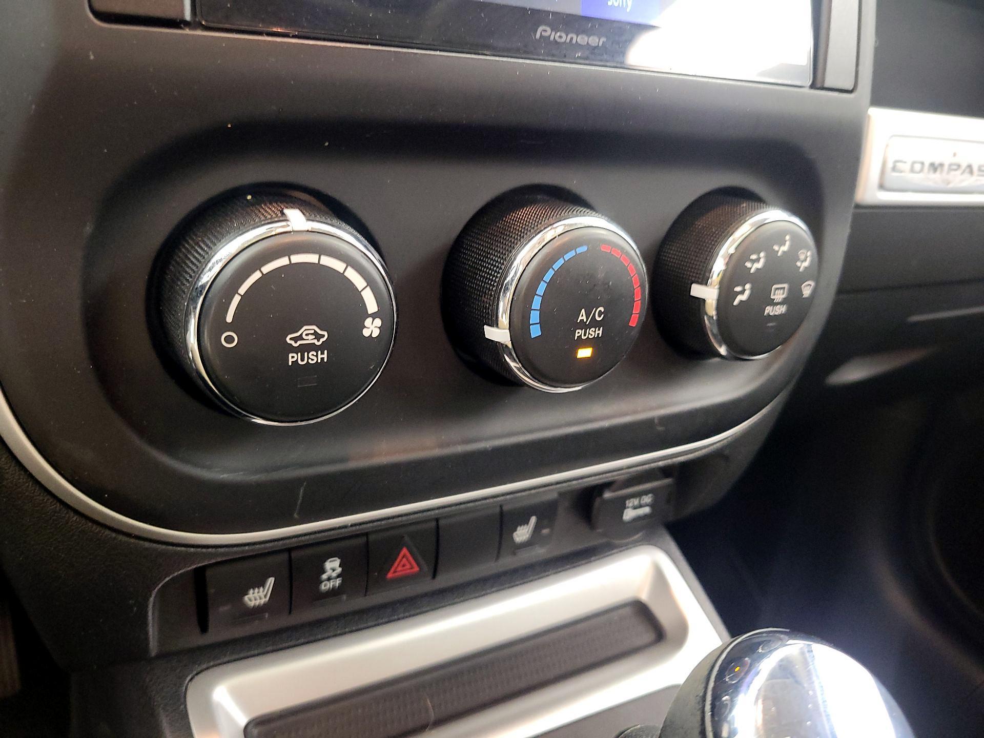 Thumbnail: 2015 Jeep Compass - 14