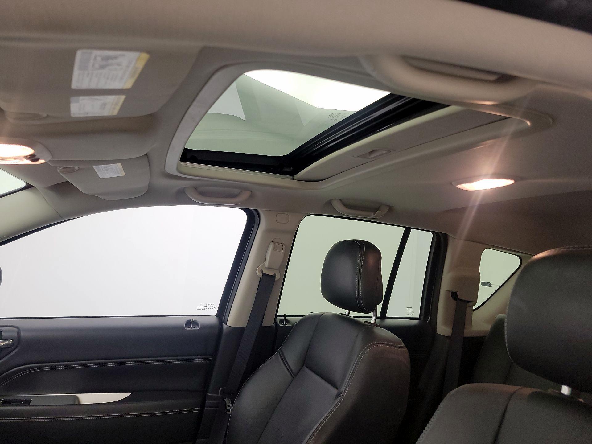 Thumbnail: 2015 Jeep Compass - 16