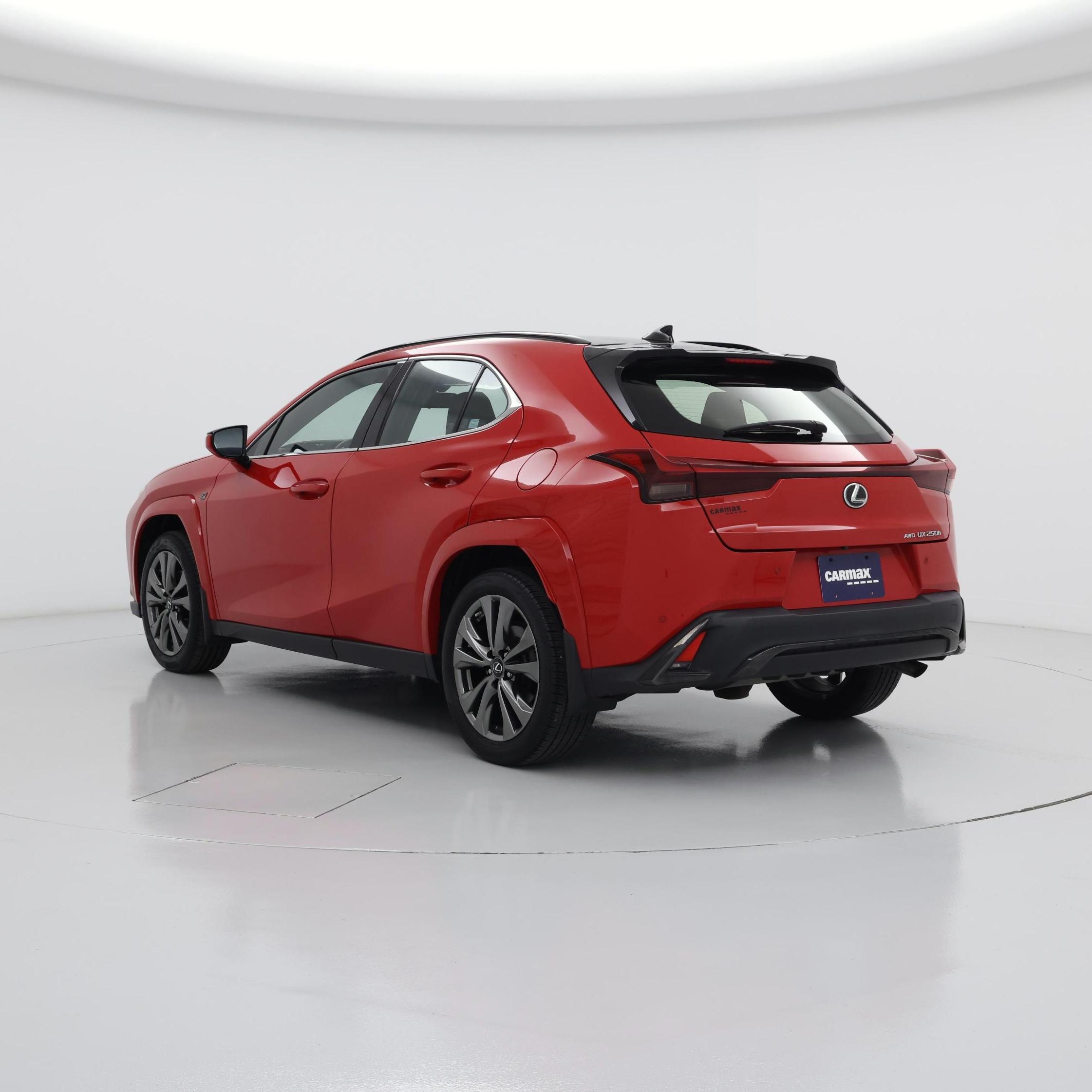 Thumbnail: 2023 Lexus UX - 2
